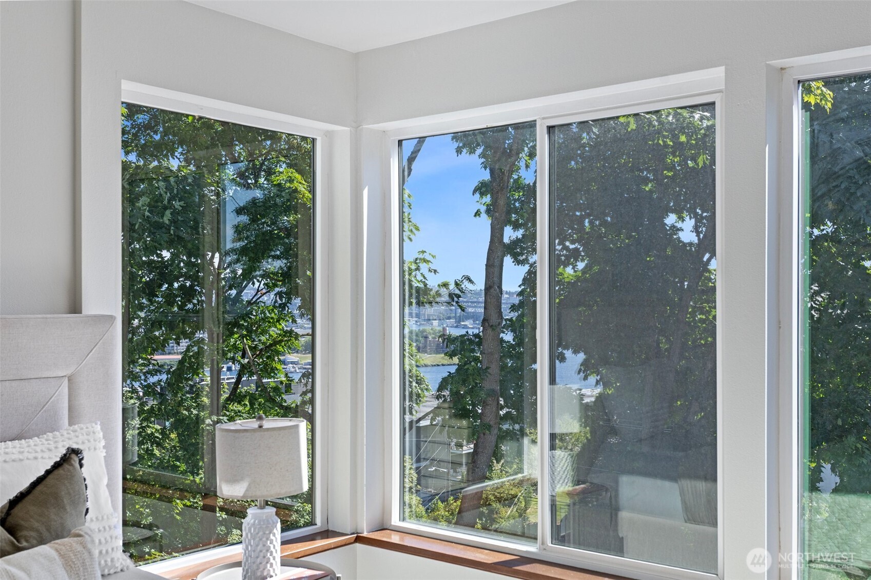 Seattle, Washington, 98109, United States, 3 Bedrooms Bedrooms, ,4 BathroomsBathrooms,Residential,For Sale,1976835