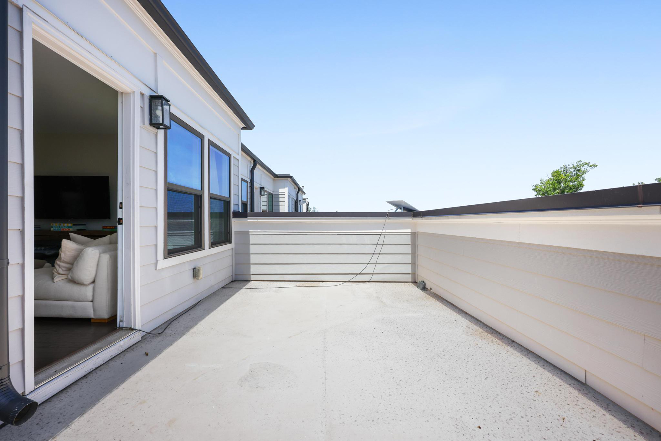  Meticulously Maintained Three Bedroom Townhome in Atlanta