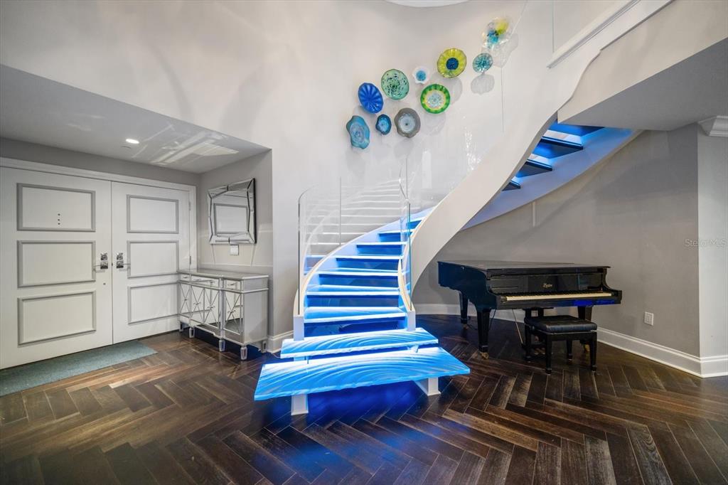 100 Beach Drive NE Unit 1900, St Petersburg, Florida, 33701, United States, 4 Bedrooms Bedrooms, ,6 BathroomsBathrooms,Residential,For Sale,100 Beach Drive NE Unit 1900,1618672