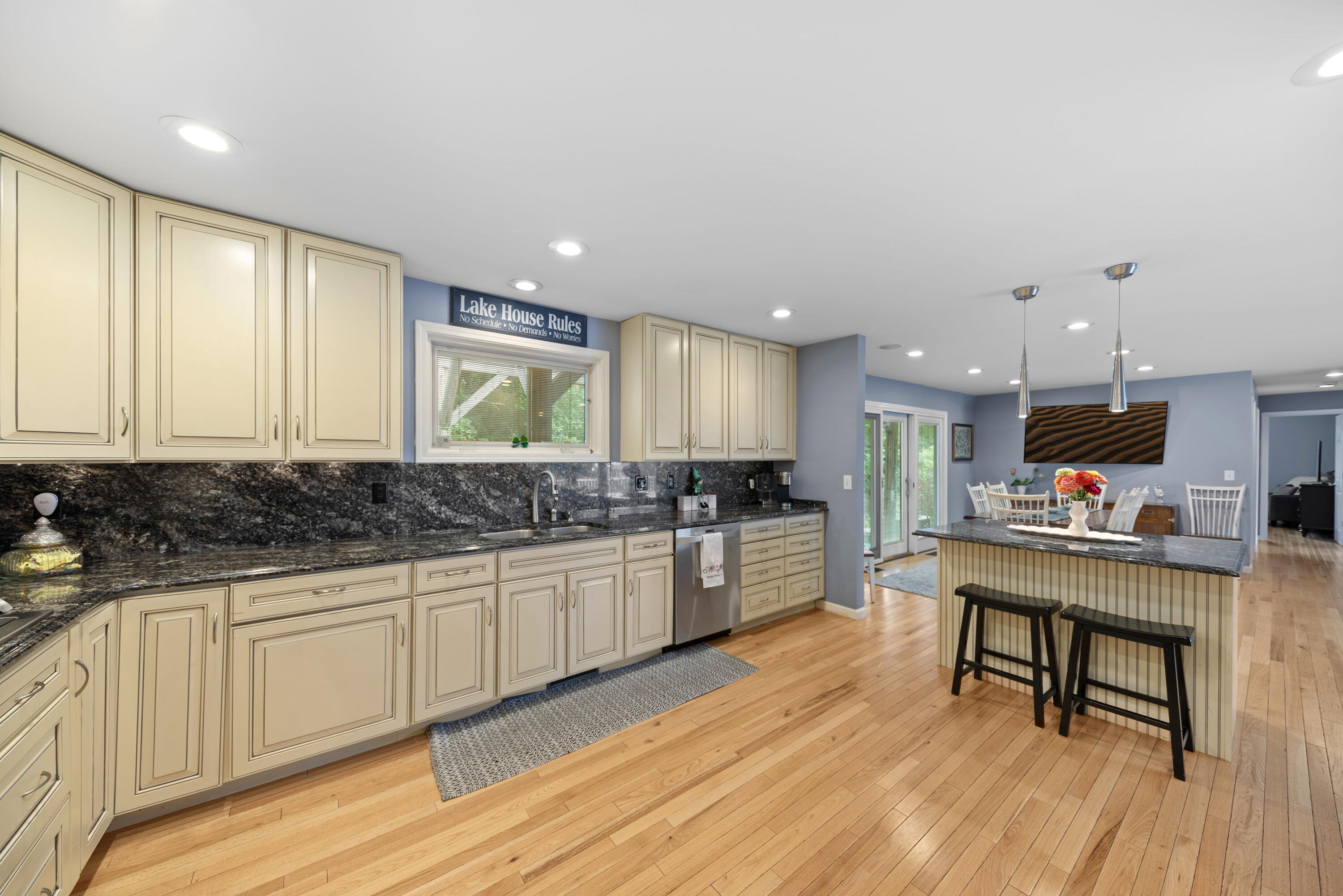 New Buffalo, Michigan, 49117, United States, 5 Bedrooms Bedrooms, ,4 BathroomsBathrooms,Residential,For Sale,1941024