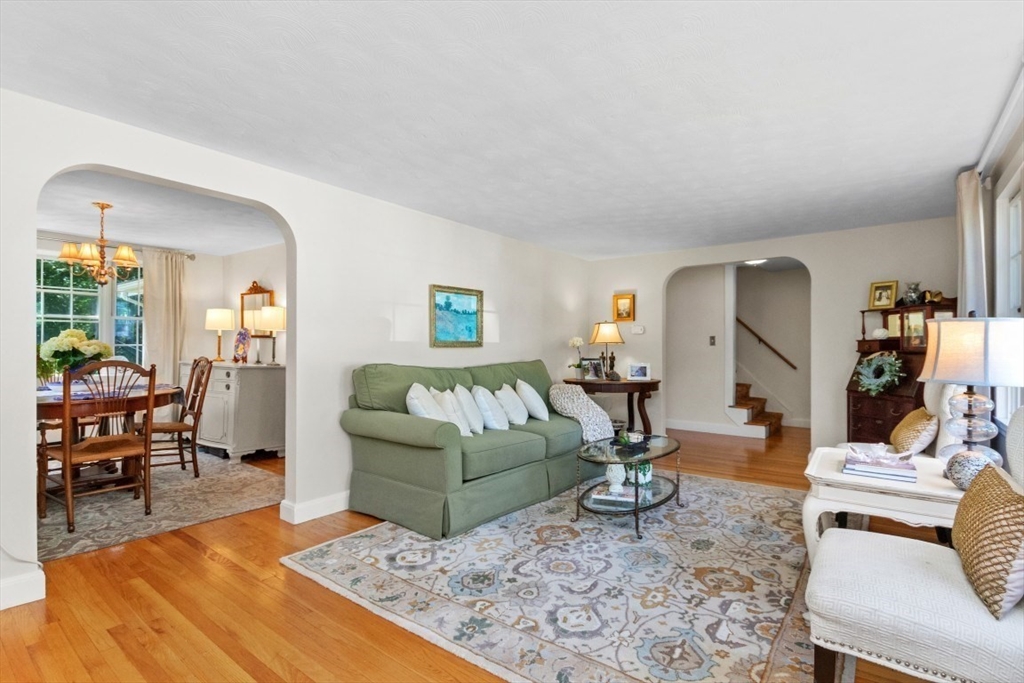 Westwood, Massachusetts, 02090, United States, 3 Bedrooms Bedrooms, ,2 BathroomsBathrooms,Residential,For Sale,1902303