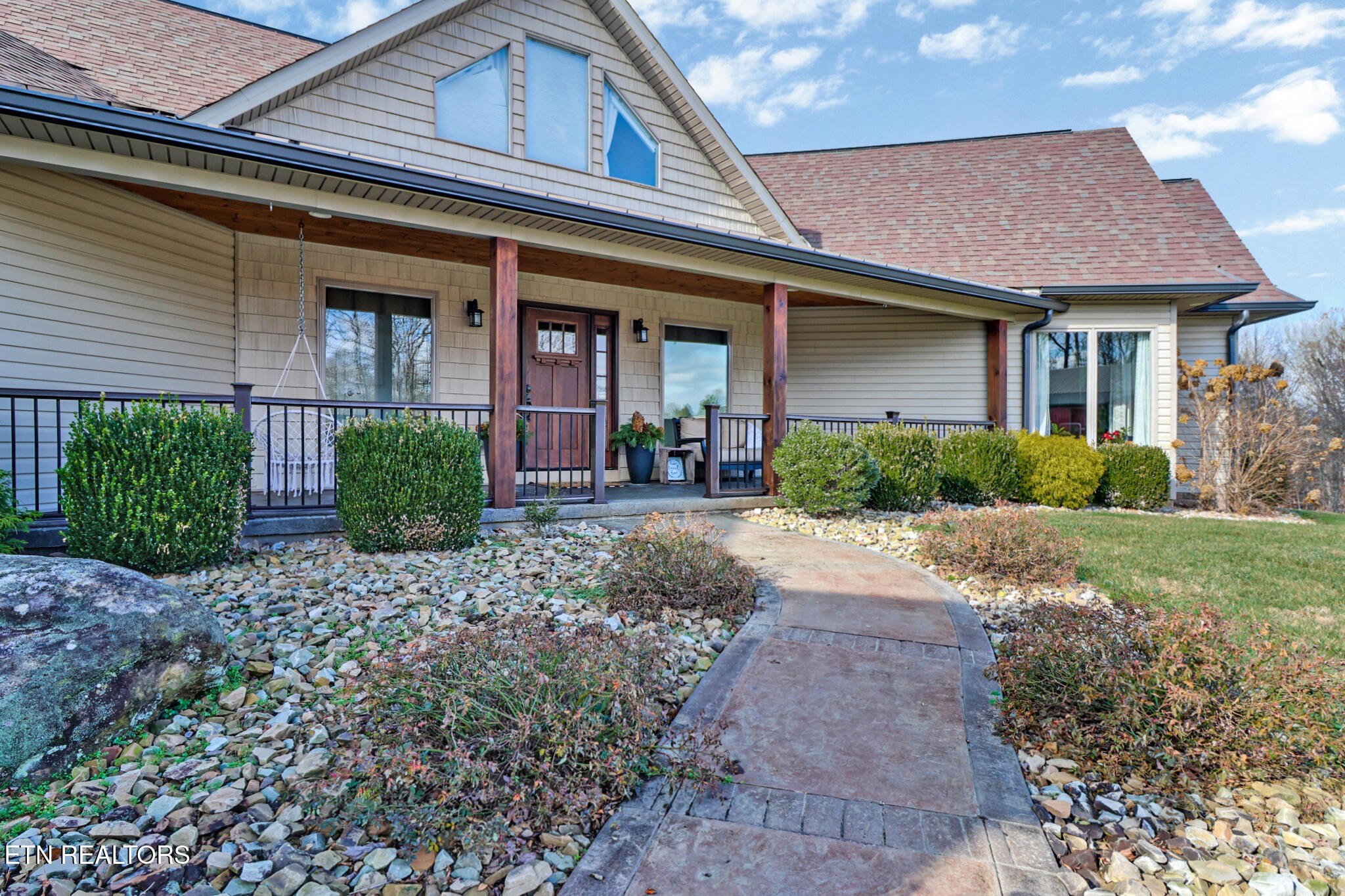 Crossville, Tennessee, 38555, United States, 4 Bedrooms Bedrooms, ,5 BathroomsBathrooms,Residential,For Sale,2005475