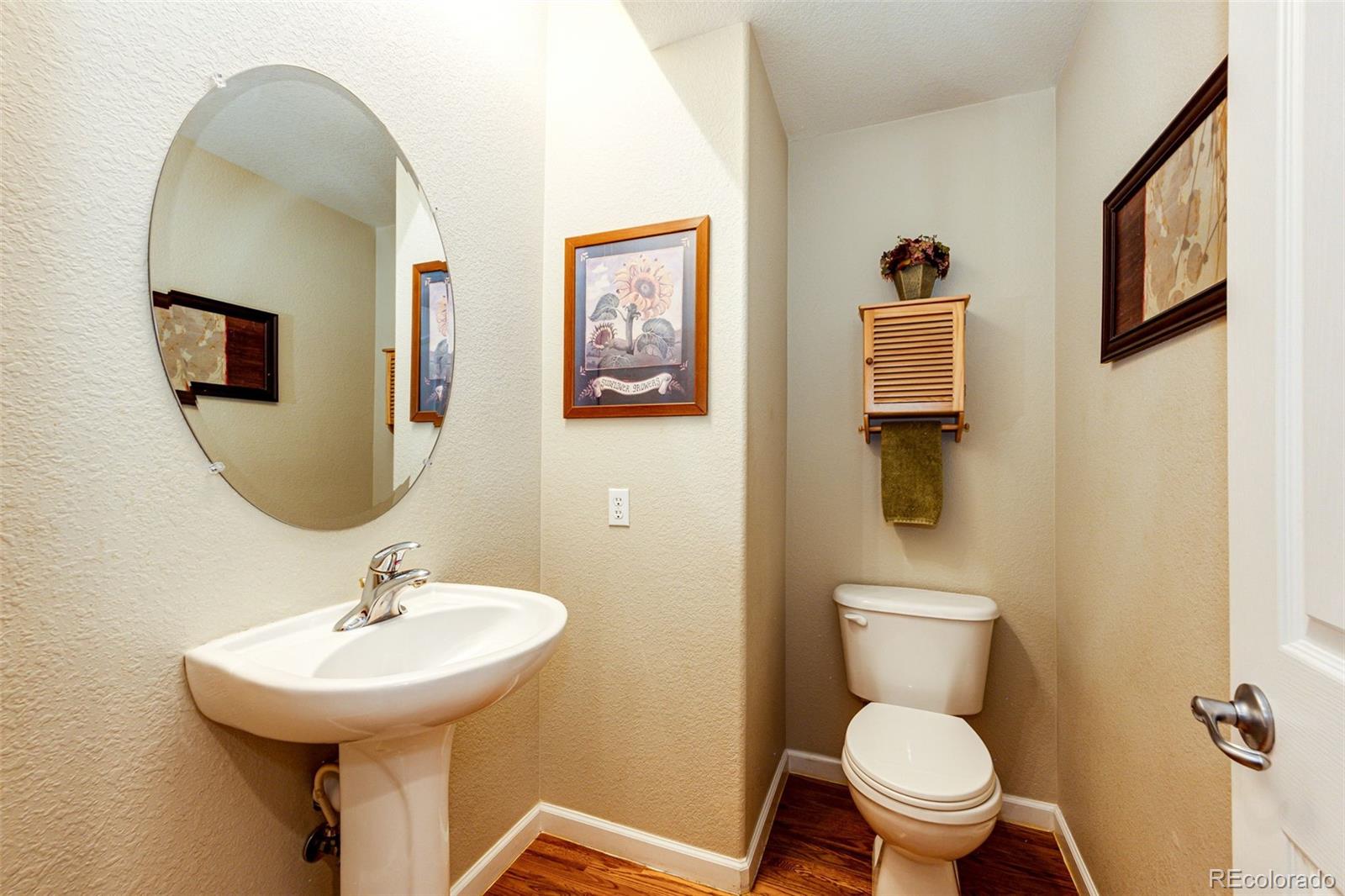 Aurora, Colorado, 80016, United States, 5 Bedrooms Bedrooms, ,3 BathroomsBathrooms,Residential,For Sale,1890934