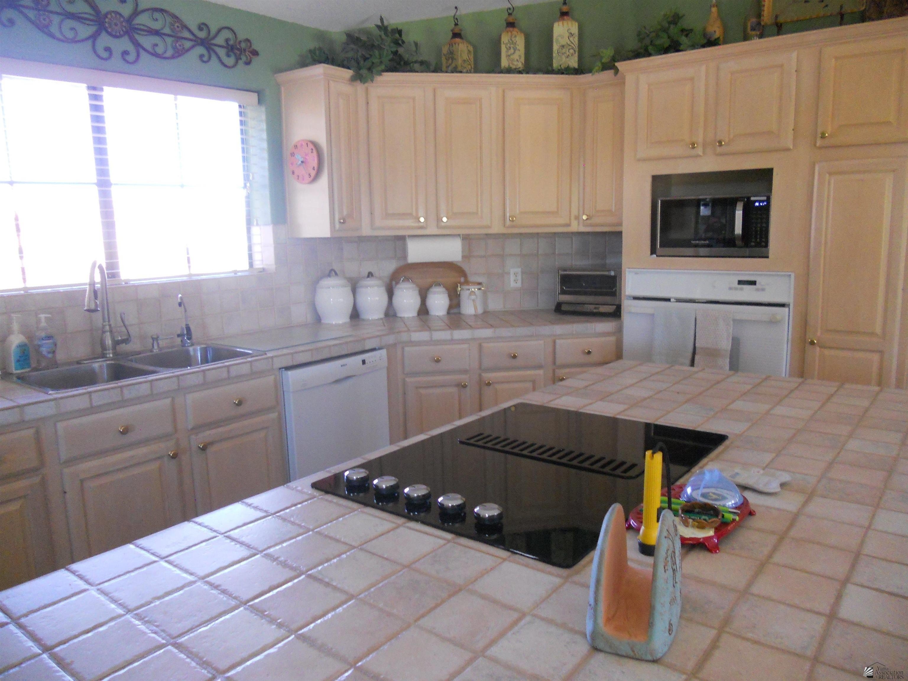 Yuma, Arizona, 85367-9999, United States, ,Residential,For Sale,1989854