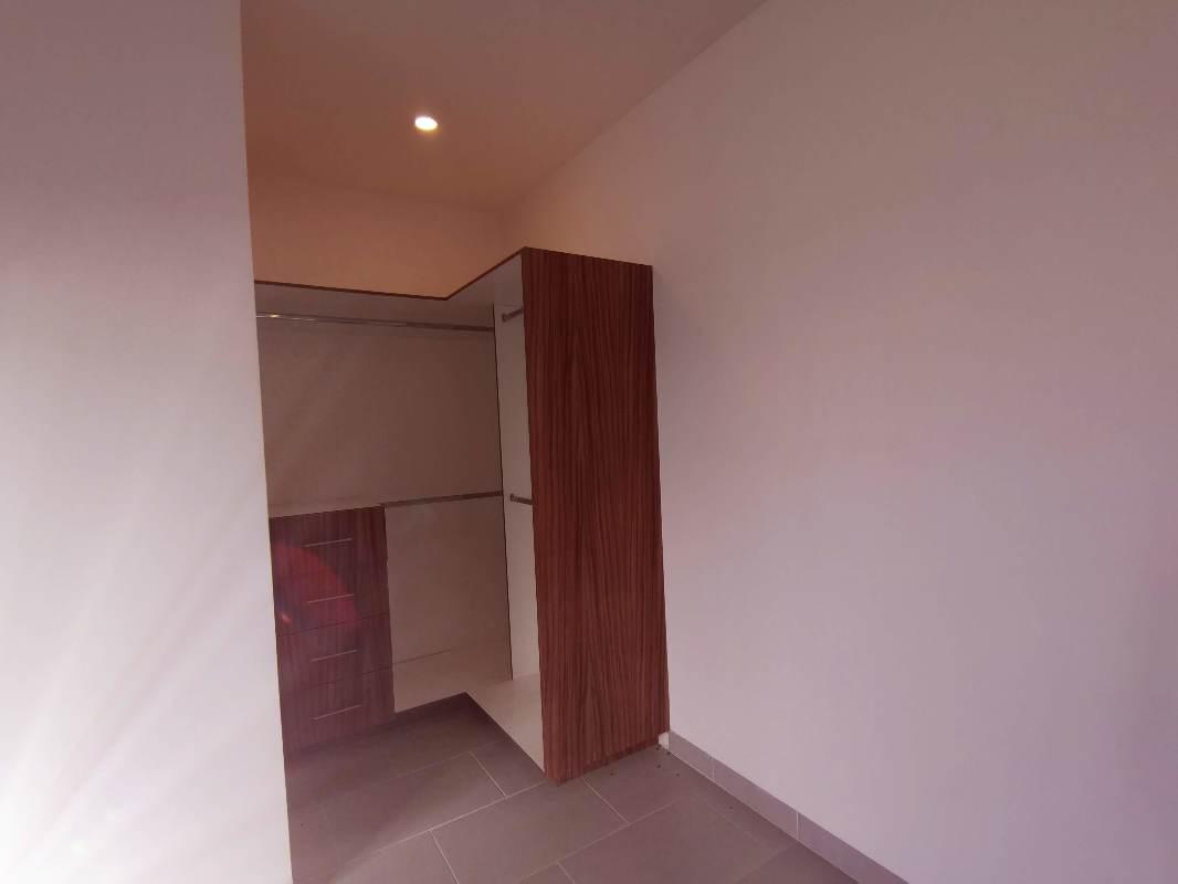 Valle Esmeralda, El Marqués, Querétaro, 76269, Mexico, 3 Bedrooms Bedrooms, ,4 BathroomsBathrooms,Residential,For Sale,Valle Esmeralda,1625749
