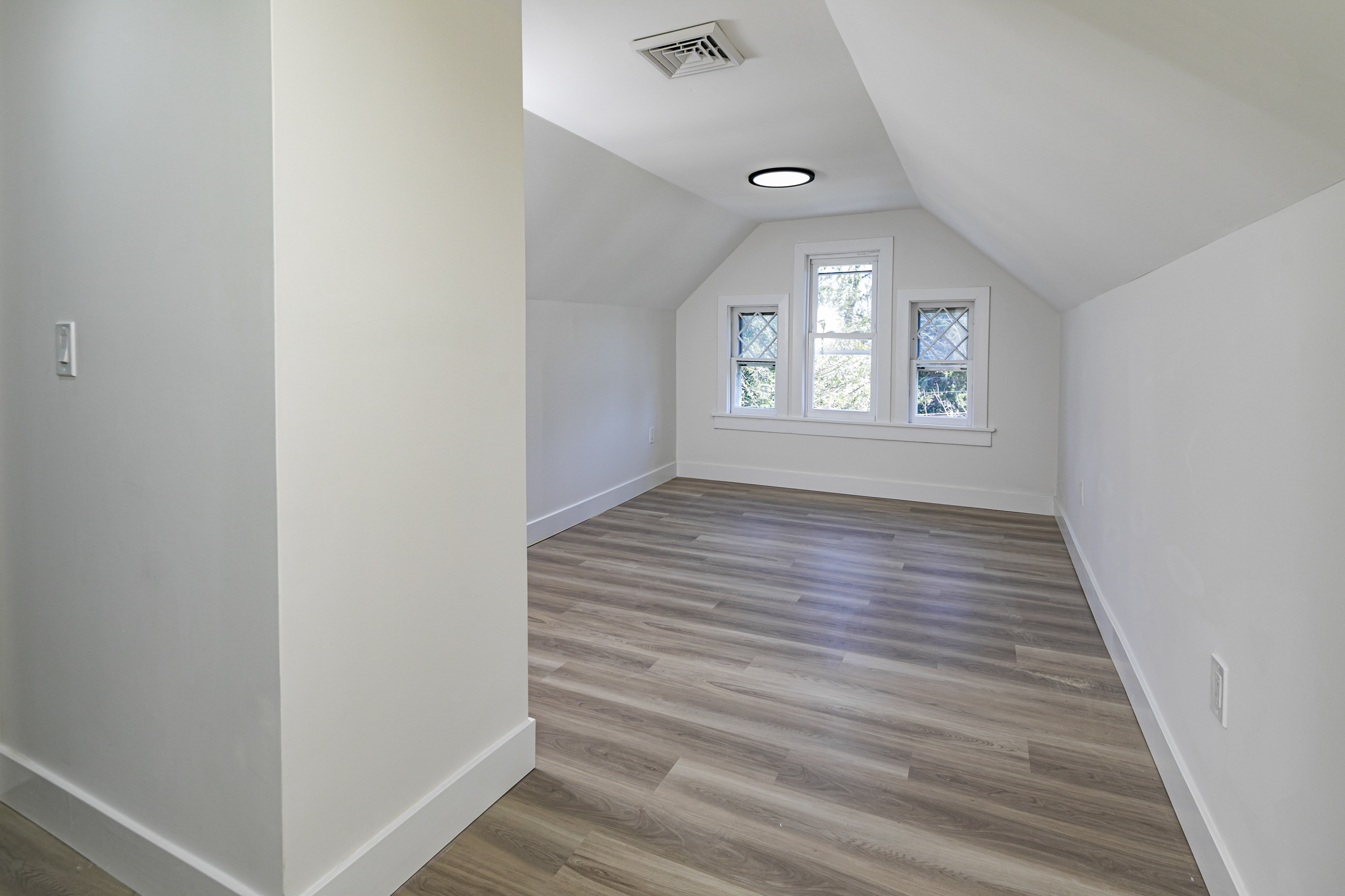  Historic Details to Modern Finishes - The Best of Both on a Double Lot - 物件實景