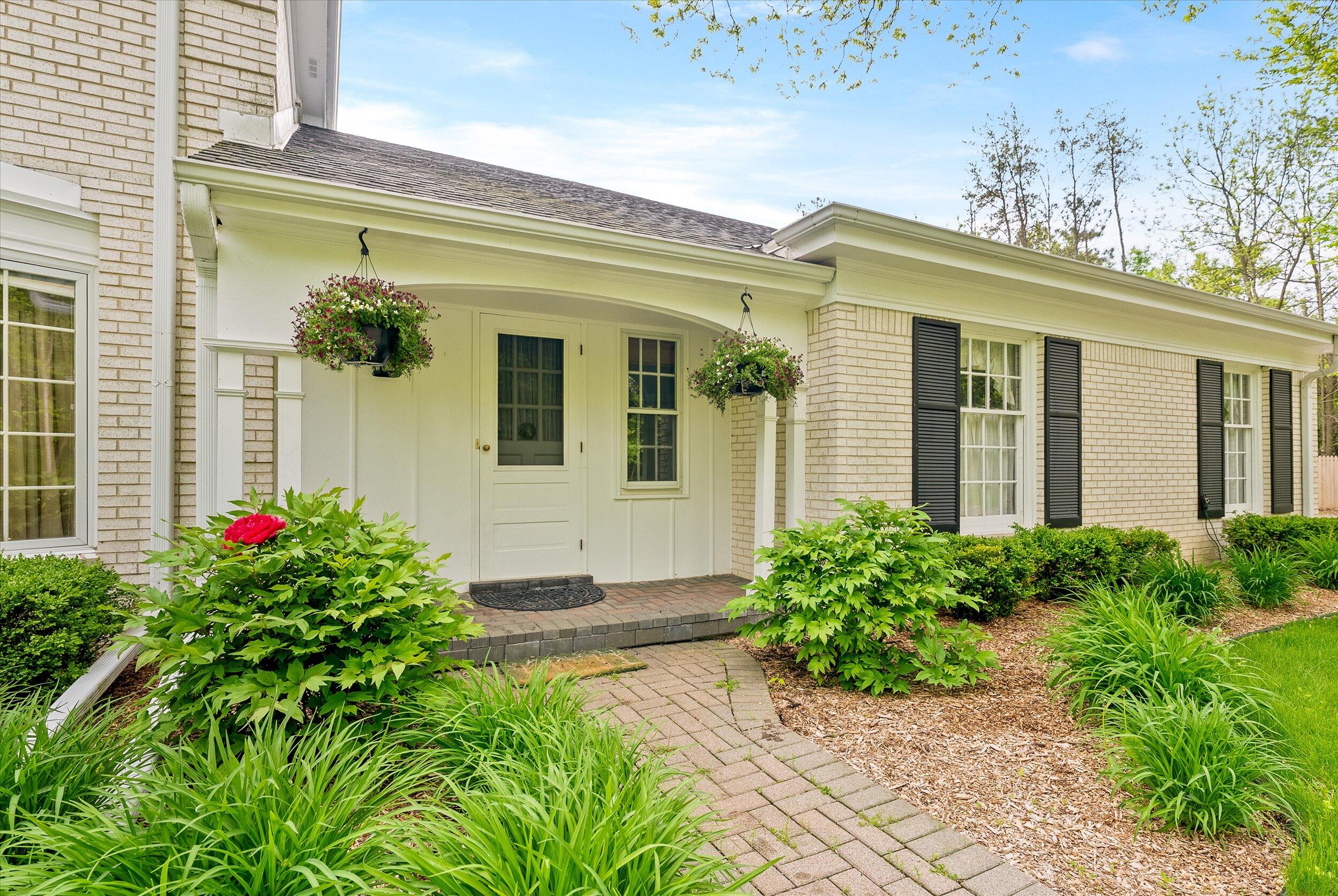 Mequon, Wisconsin, 53097, United States, 5 Bedrooms Bedrooms, ,5 BathroomsBathrooms,Residential,For Sale,1907648