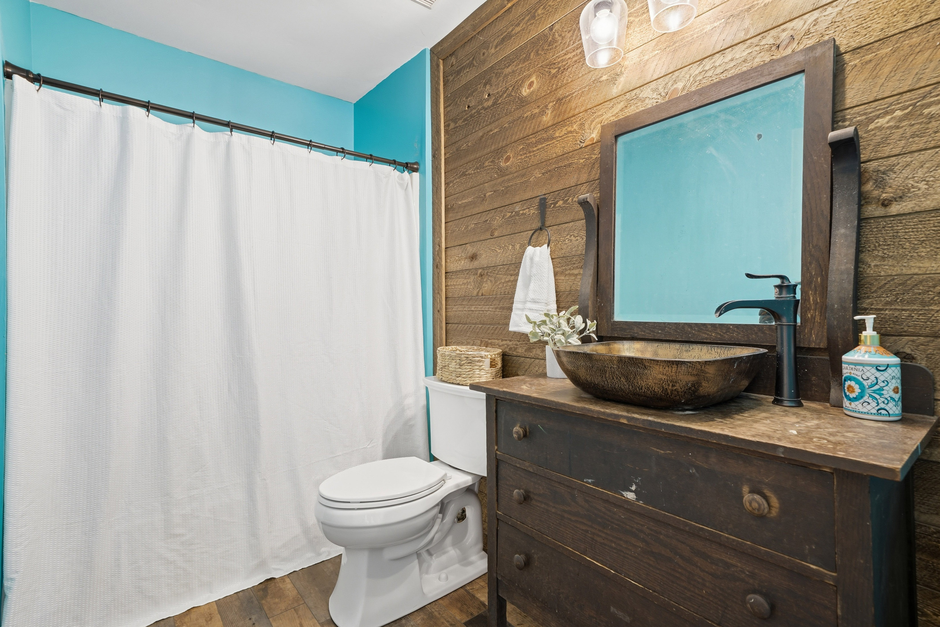  Ideal Cabin Escape Ready for Your Riverfront Lifestyle - 物件實景