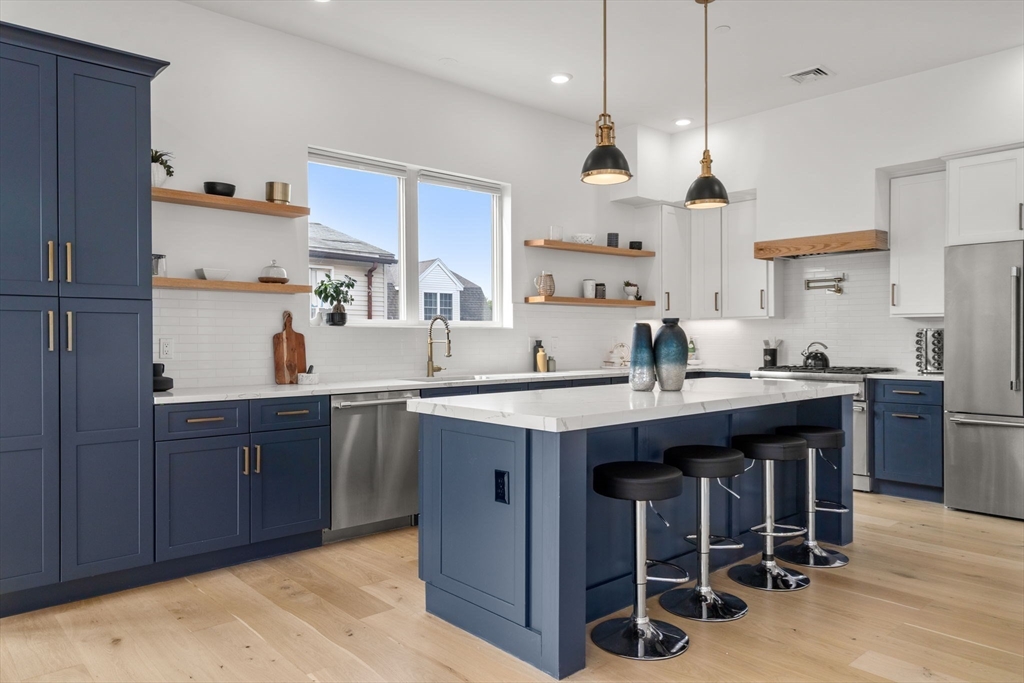 Somerville, Massachusetts, 02145, United States, 5 Bedrooms Bedrooms, ,5 BathroomsBathrooms,Residential,For Sale,1849882