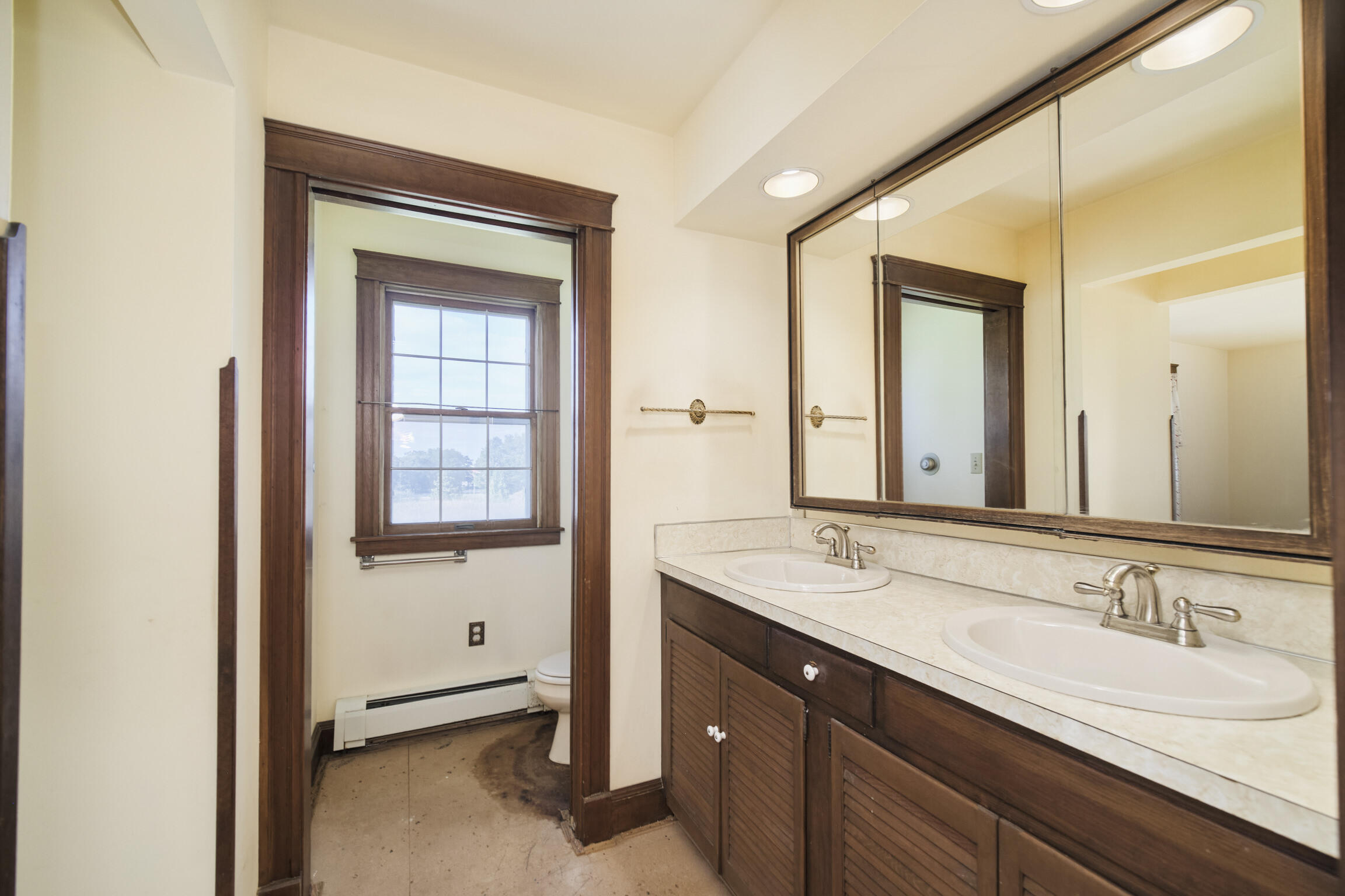 Manistee, Michigan, 49660, United States, 4 Bedrooms Bedrooms, ,3 BathroomsBathrooms,Residential,For Sale,1975705