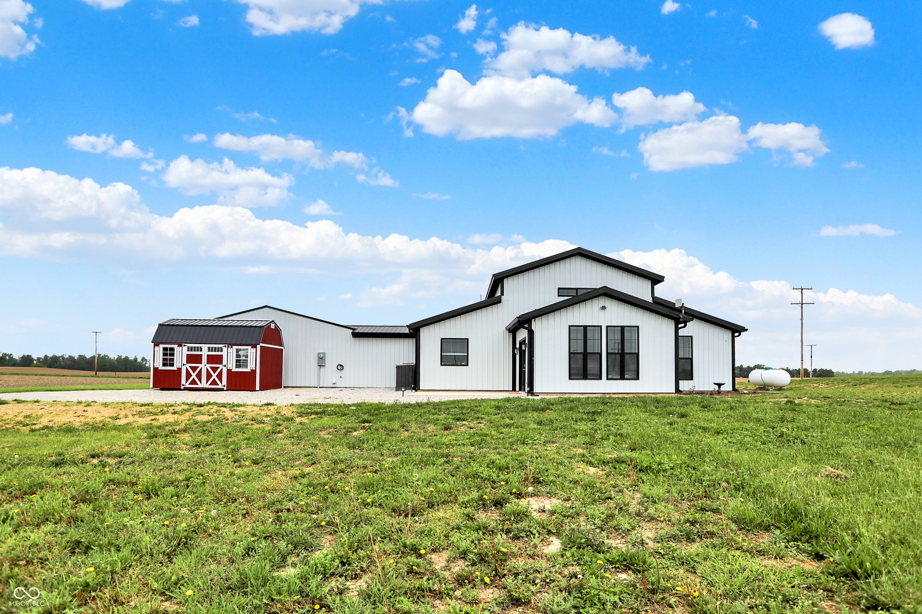 Marion, Indiana, 46952, United States, 5 Bedrooms Bedrooms, ,4 BathroomsBathrooms,Residential,For Sale,1915363