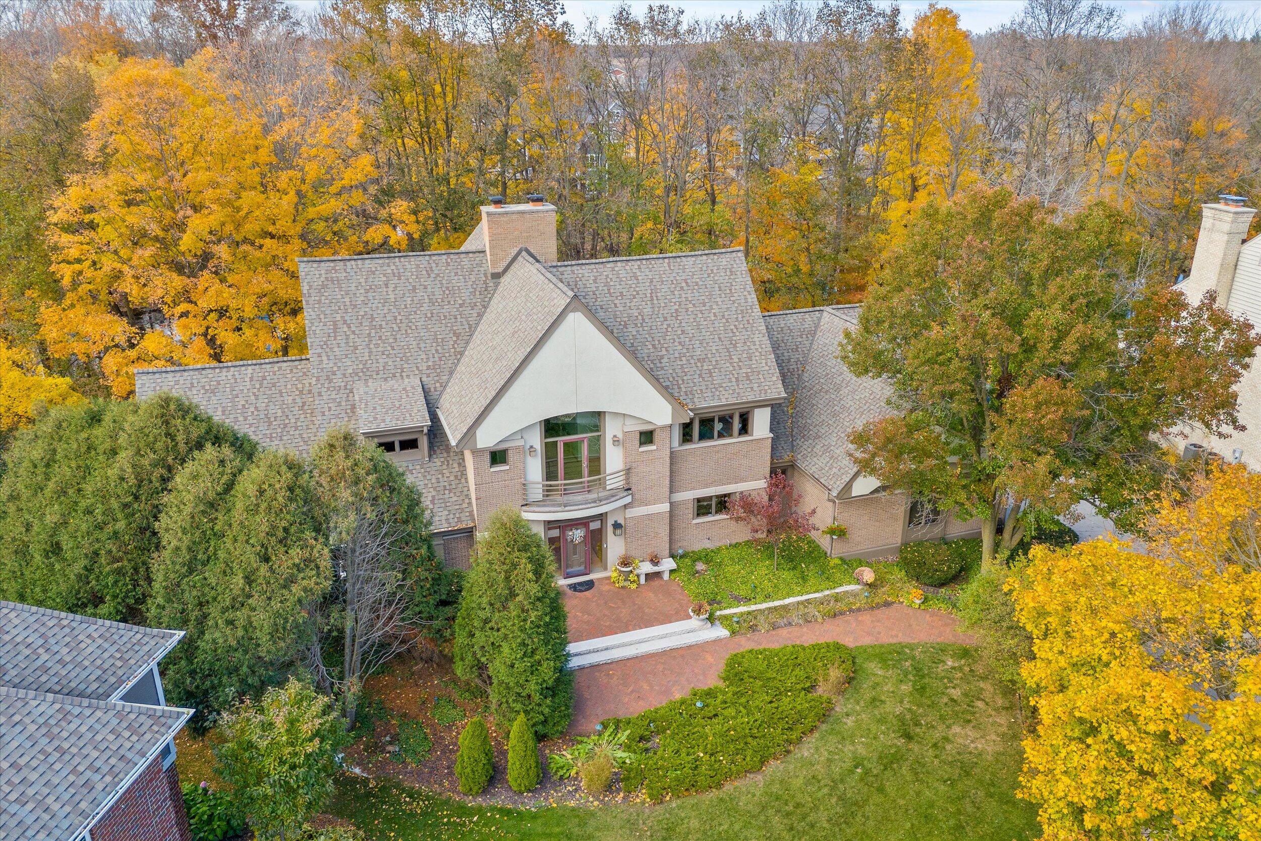 Grafton, Wisconsin, 53024, United States, 4 Bedrooms Bedrooms, ,6 BathroomsBathrooms,Residential,For Sale,1989565