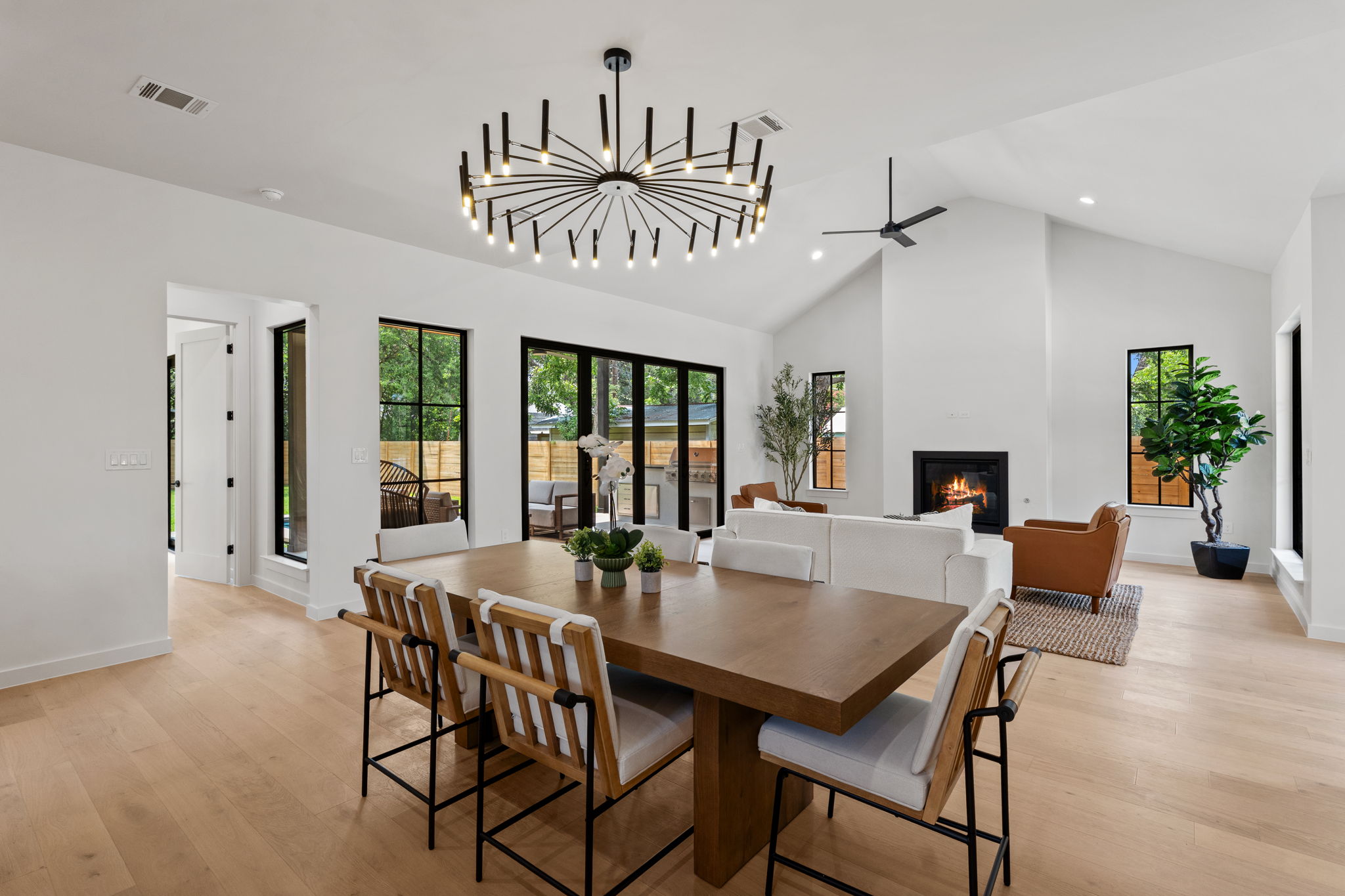  Contemporary Design with Timeless Architecture in South Austin - 物件實景