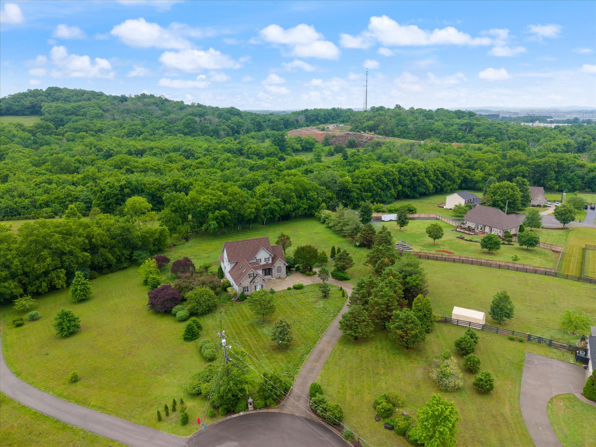  2216 Twin Peaks Ct, Spring Hill, TN, 37174 - 物件實景