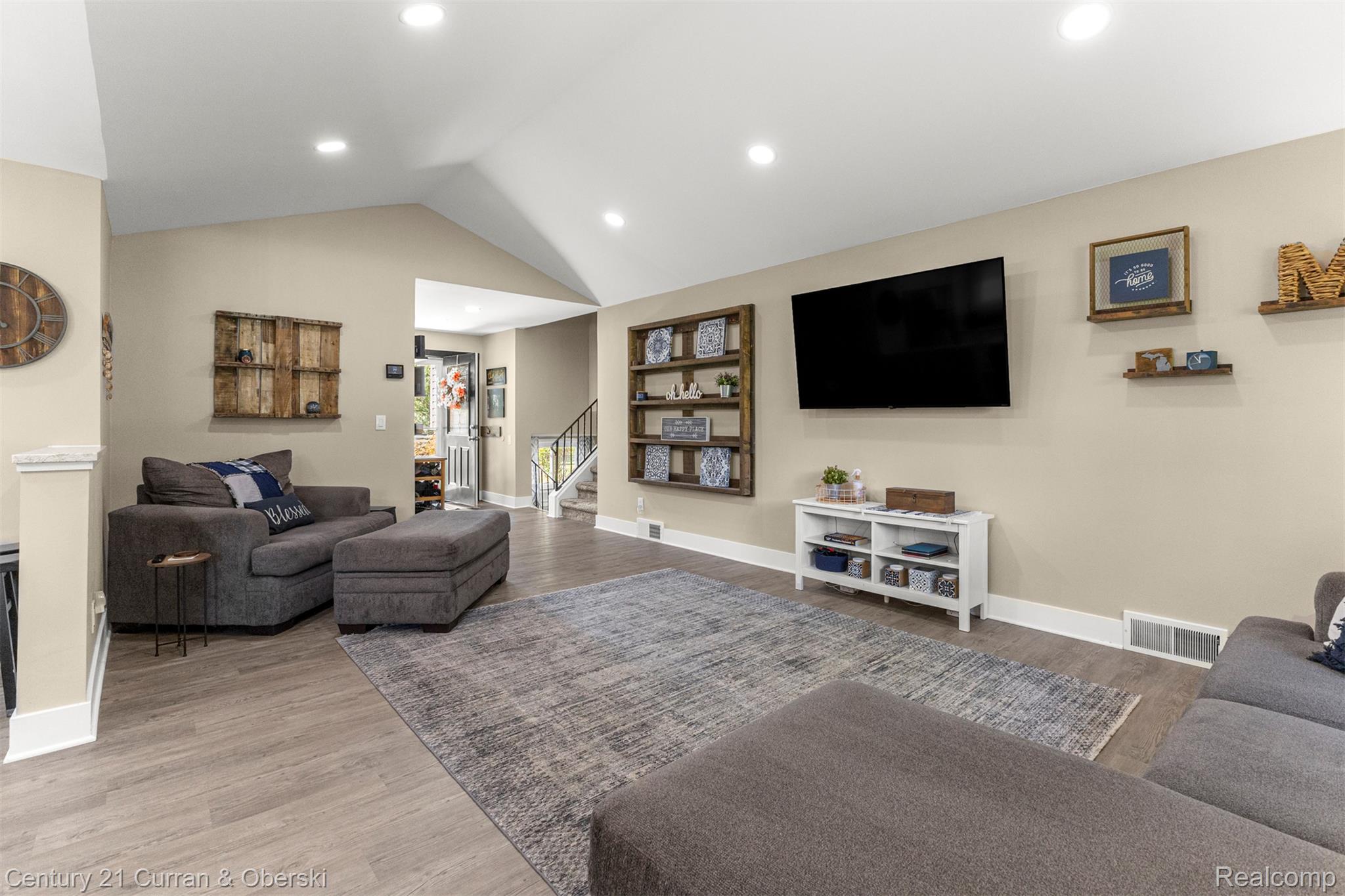Canton Charter Township, Michigan, 48188, United States, 5 Bedrooms Bedrooms, ,3 BathroomsBathrooms,Residential,For Sale,1904333