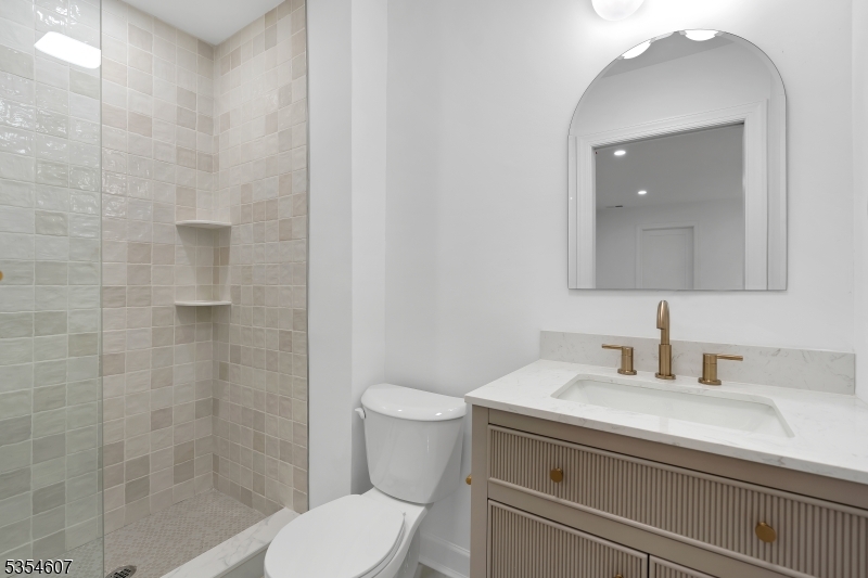 Chatham Boro, New Jersey, 07928, United States, 5 Bedrooms Bedrooms, ,5 BathroomsBathrooms,Residential,For Sale,1805398