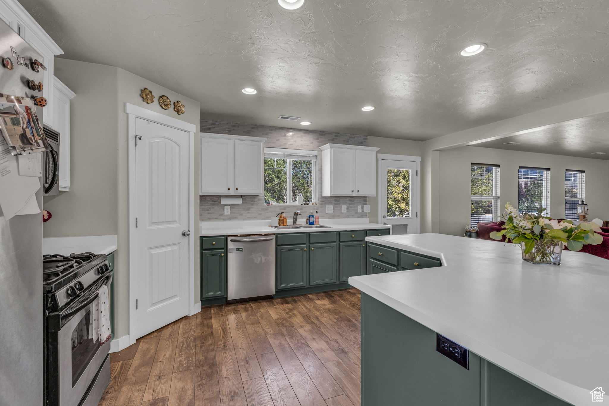 Stansbury Park, Utah, 84074, United States, 4 Bedrooms Bedrooms, ,3 BathroomsBathrooms,Residential,For Sale,1956309