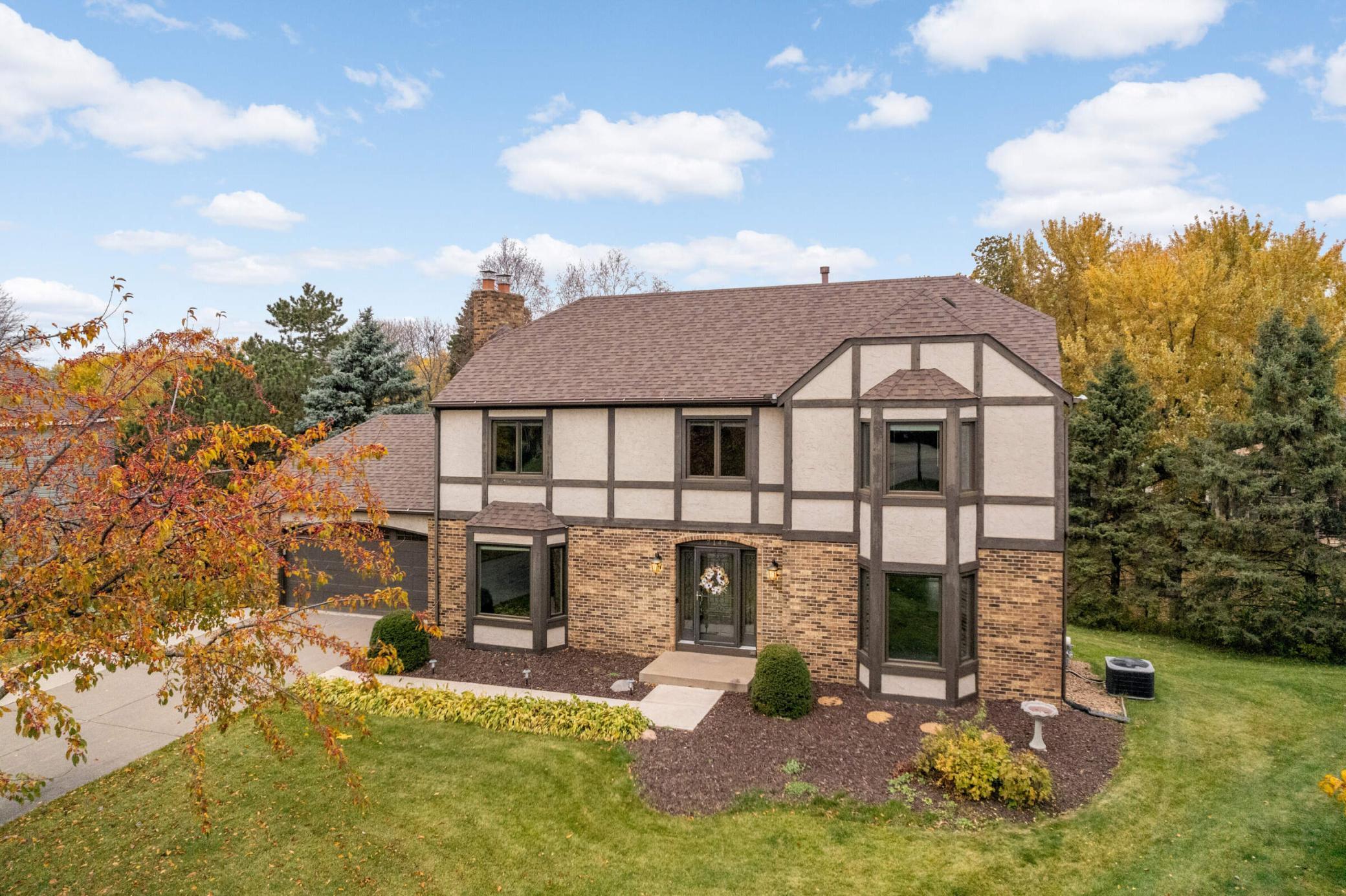 Woodbury, Minnesota, 55125, United States, 4 Bedrooms Bedrooms, ,2 BathroomsBathrooms,Residential,For Sale,1991775