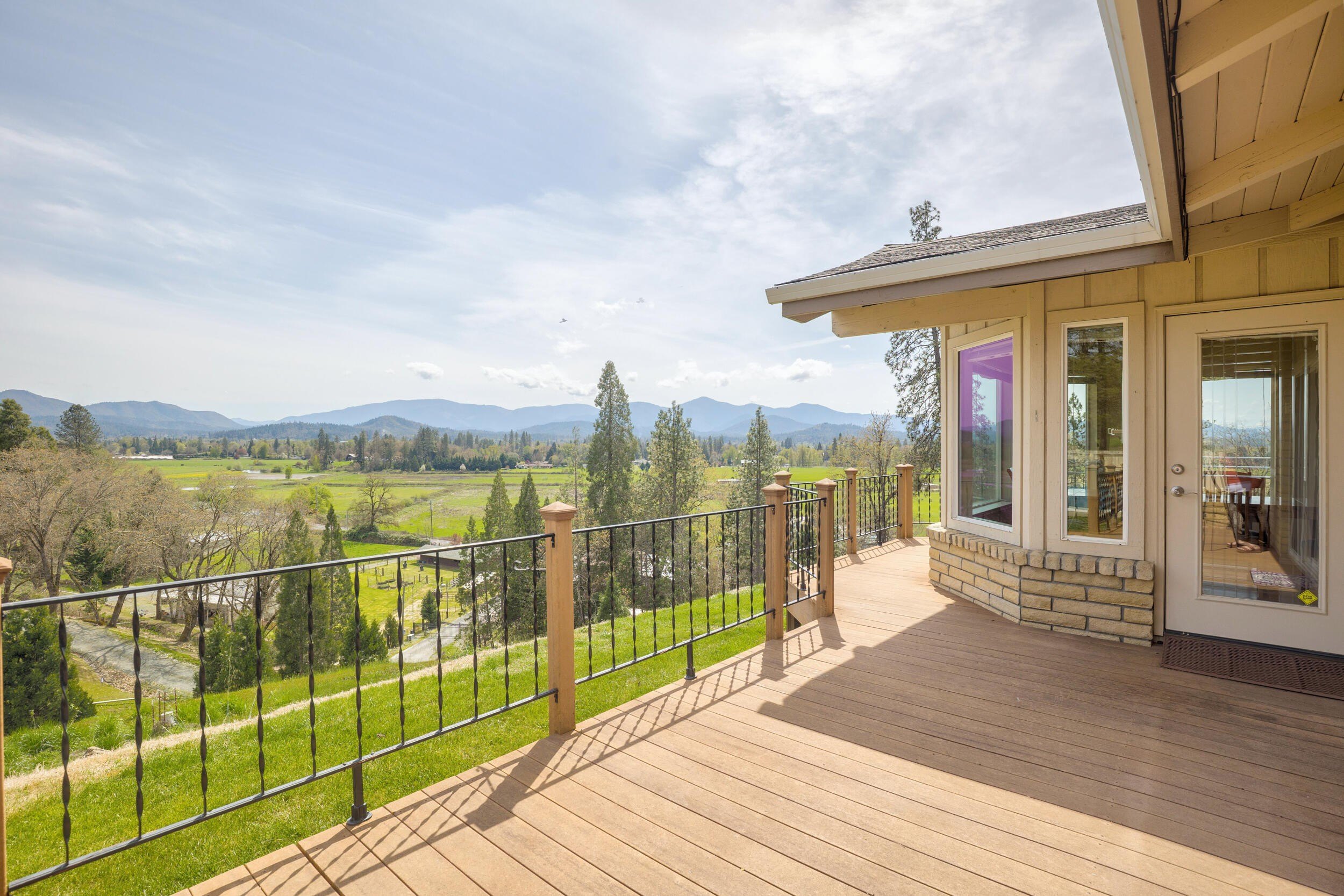 Grants Pass, Oregon, 97526, United States, 4 Bedrooms Bedrooms, ,6 BathroomsBathrooms,Residential,For Sale,1765933