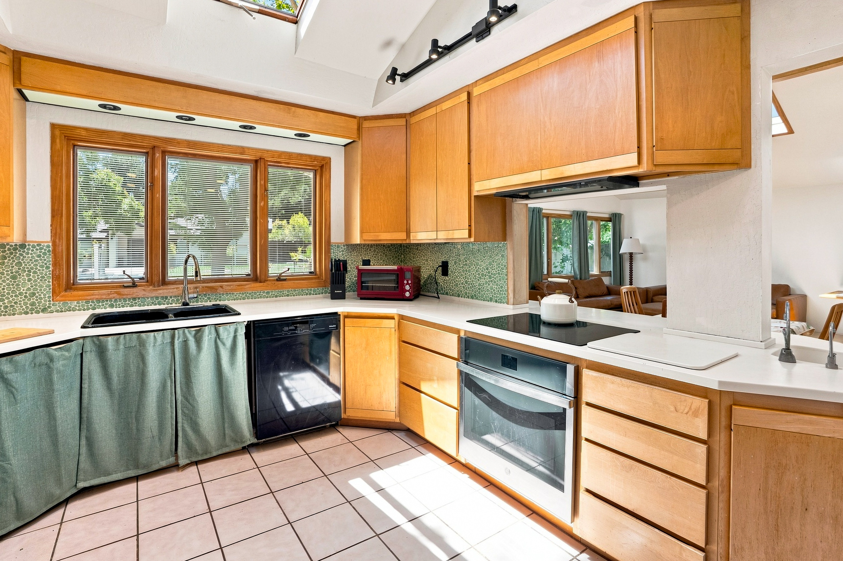  Corner Lot Retreat in the Heart of Los Gatos’ Vasona Corridor - 物件實景