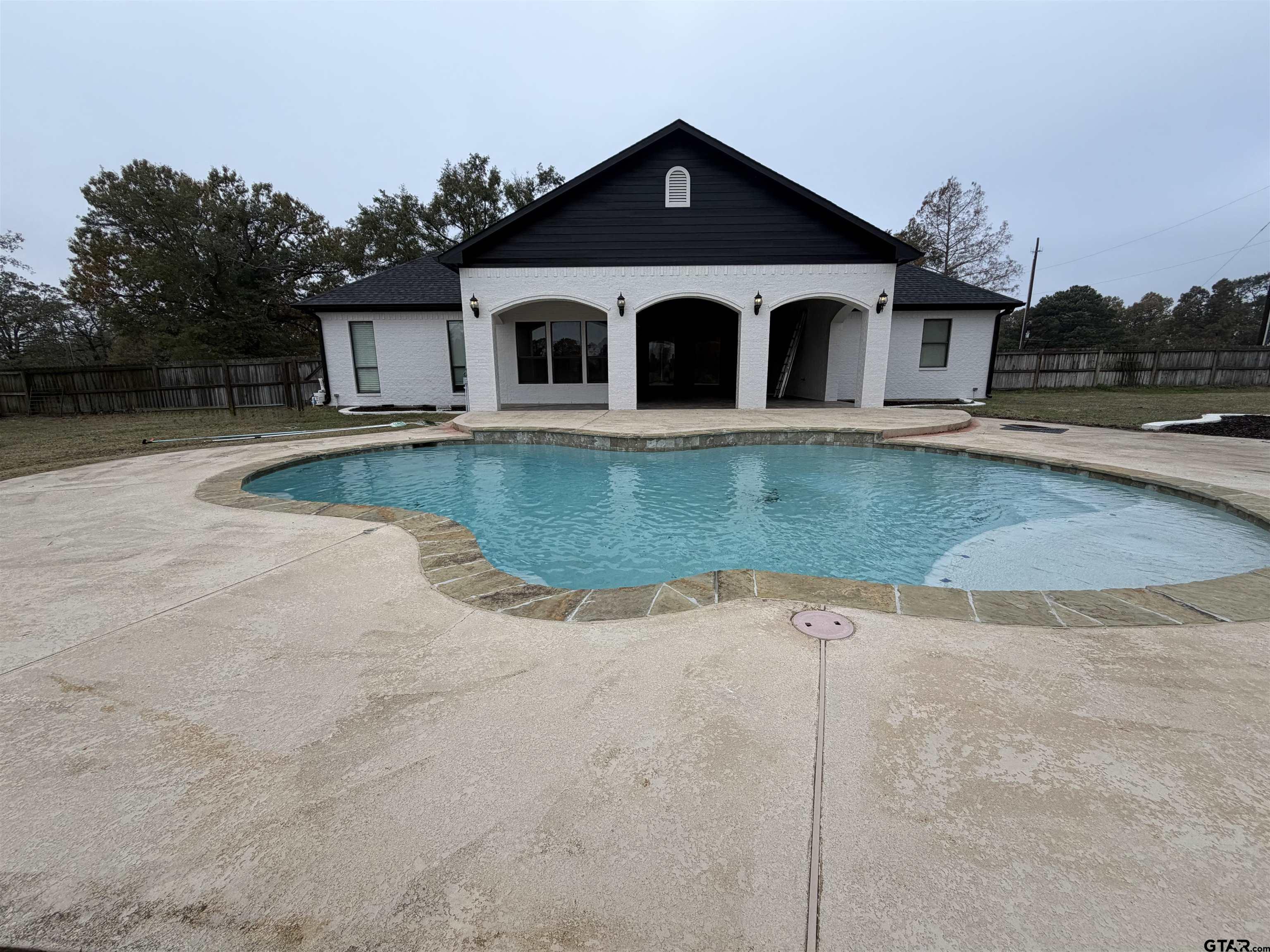 Tyler, Texas, 75704, United States, 4 Bedrooms Bedrooms, ,4 BathroomsBathrooms,Residential,For Sale,2003262