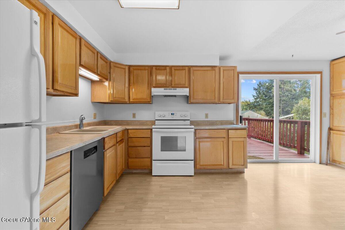 Hayden, Idaho, 83835, United States, 4 Bedrooms Bedrooms, ,Residential,For Sale,1989335