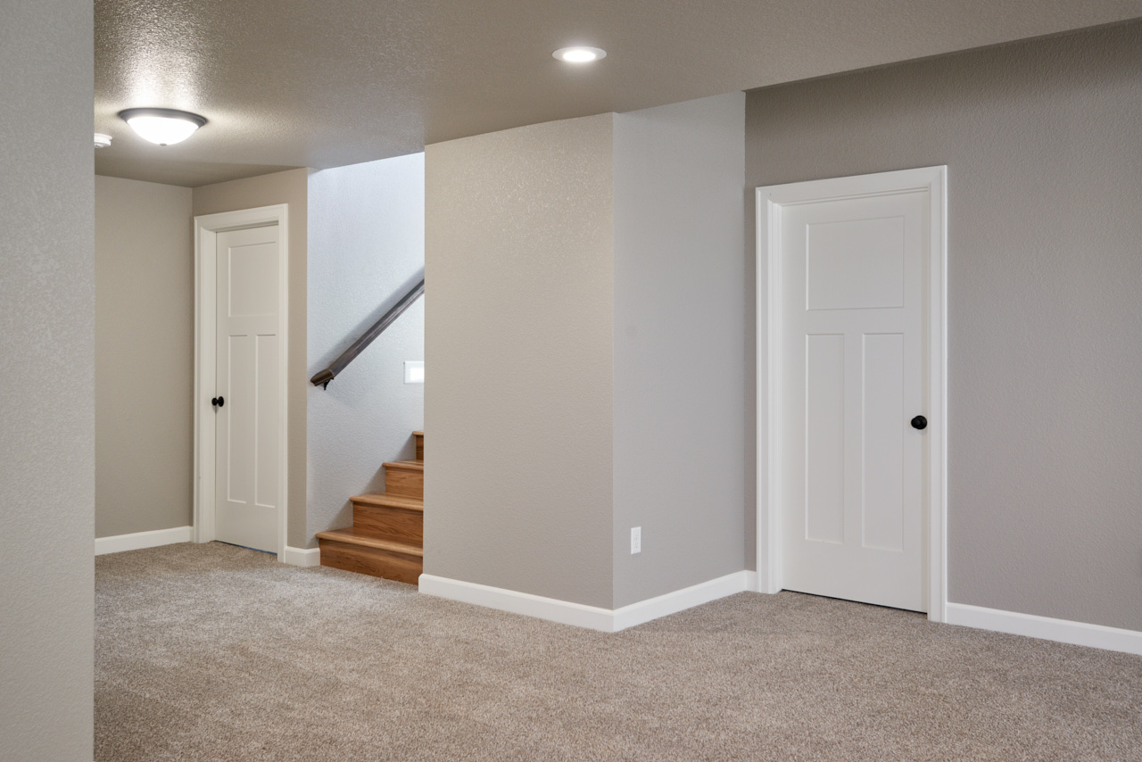 Cheyenne, Wyoming, 82009, United States, 3 Bedrooms Bedrooms, ,2 BathroomsBathrooms,Residential,For Sale,1982343