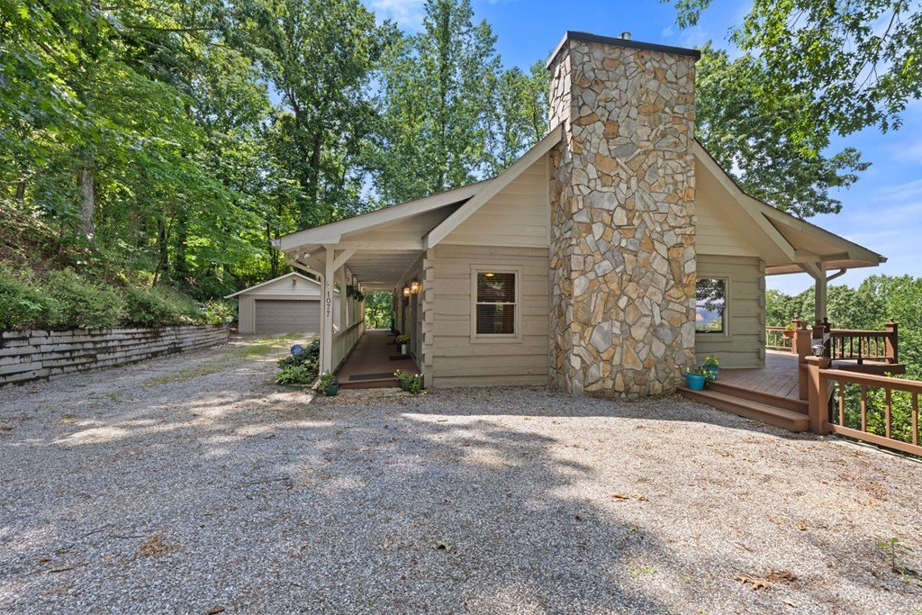 Hiawassee, Georgia, 30546, United States, 3 Bedrooms Bedrooms, ,3 BathroomsBathrooms,Residential,For Sale,1880461