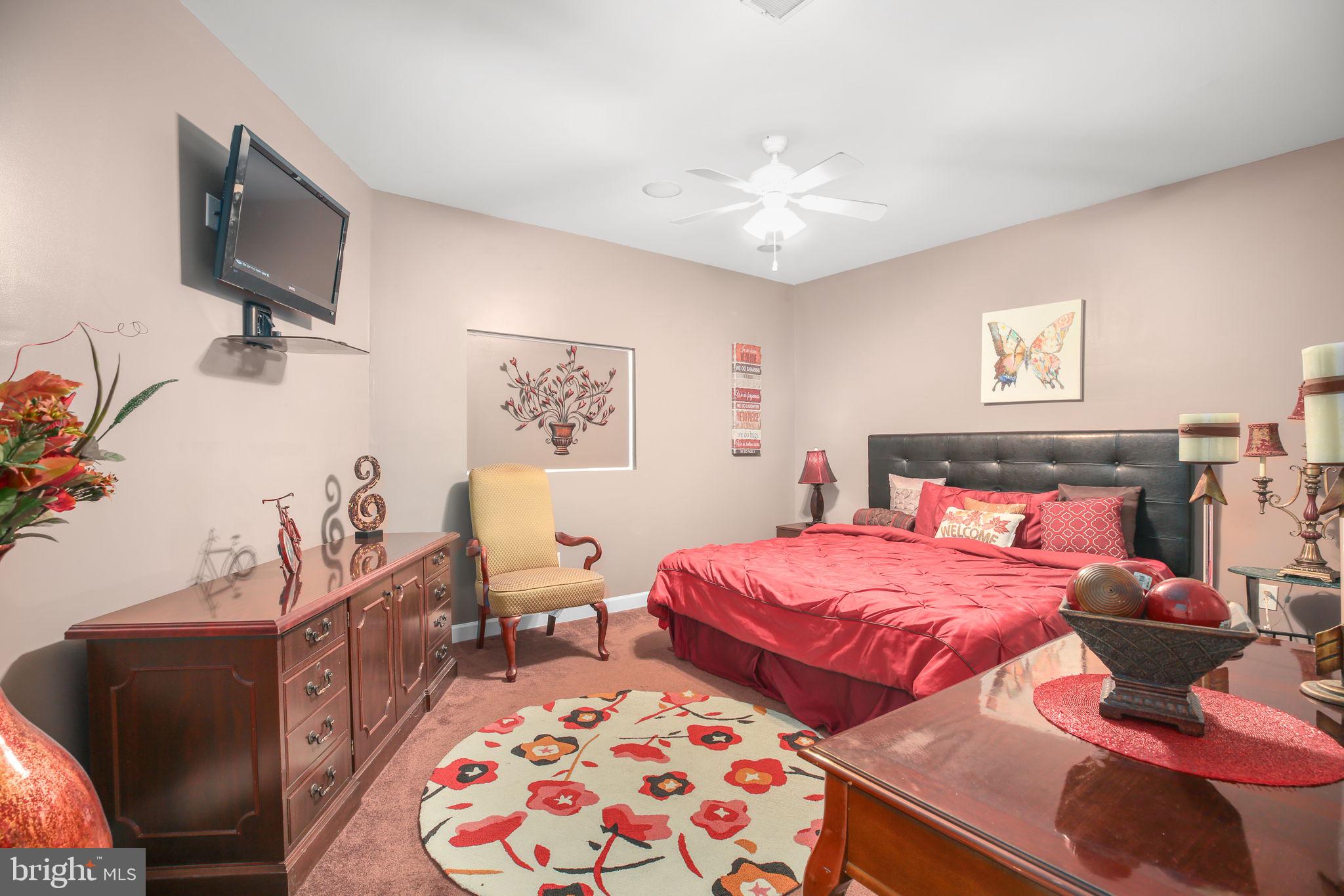 Woodbridge, Virginia, 22192, United States, 5 Bedrooms Bedrooms, ,5 BathroomsBathrooms,Residential,For Sale,1987362