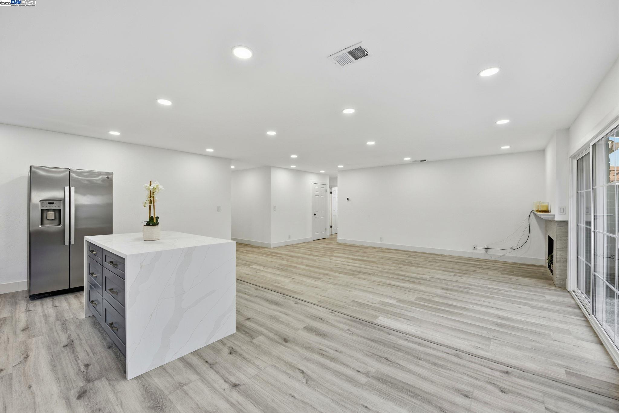 Union City, California, 94587, United States, 3 Bedrooms Bedrooms, ,2 BathroomsBathrooms,Residential,For Sale,2002986