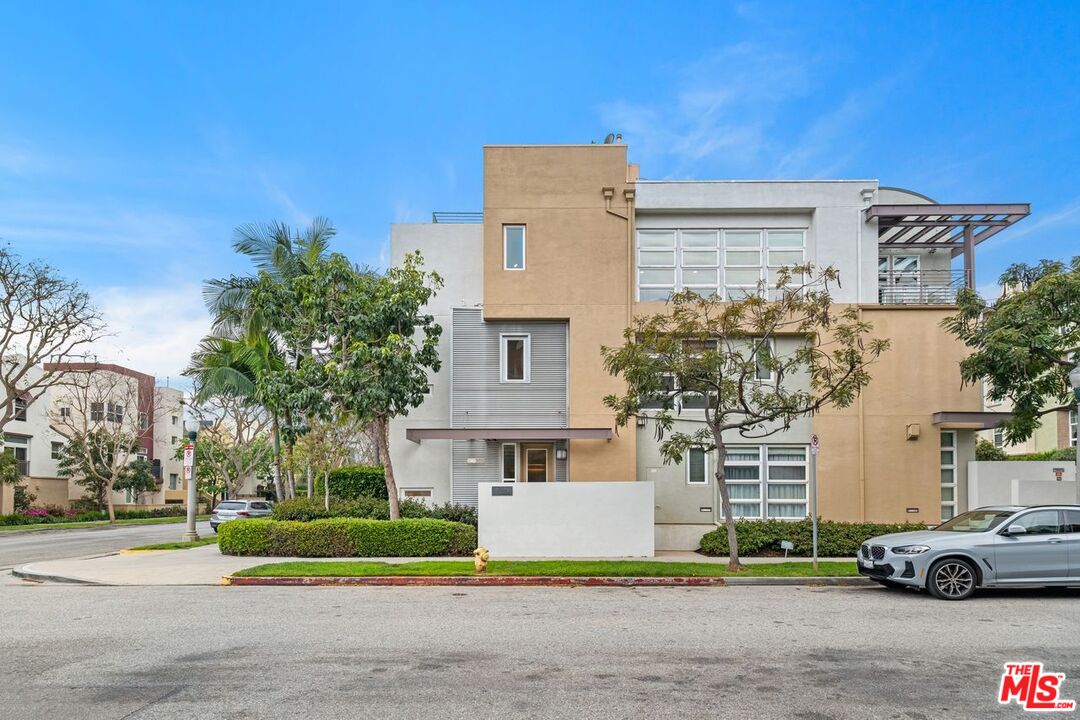 Los Angeles, California, 90094, United States, 3 Bedrooms Bedrooms, ,4 BathroomsBathrooms,Residential,For Sale,1947041