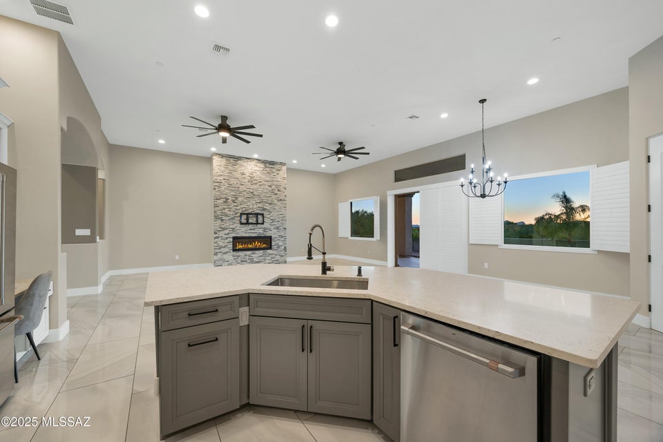 Oro Valley, Arizona, 85742, United States, 4 Bedrooms Bedrooms, ,4 BathroomsBathrooms,Residential,For Sale,1978963