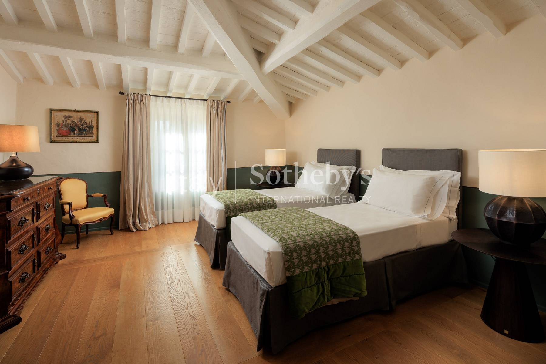  A prestigious wine estate with villa, pool and church - 物件實景