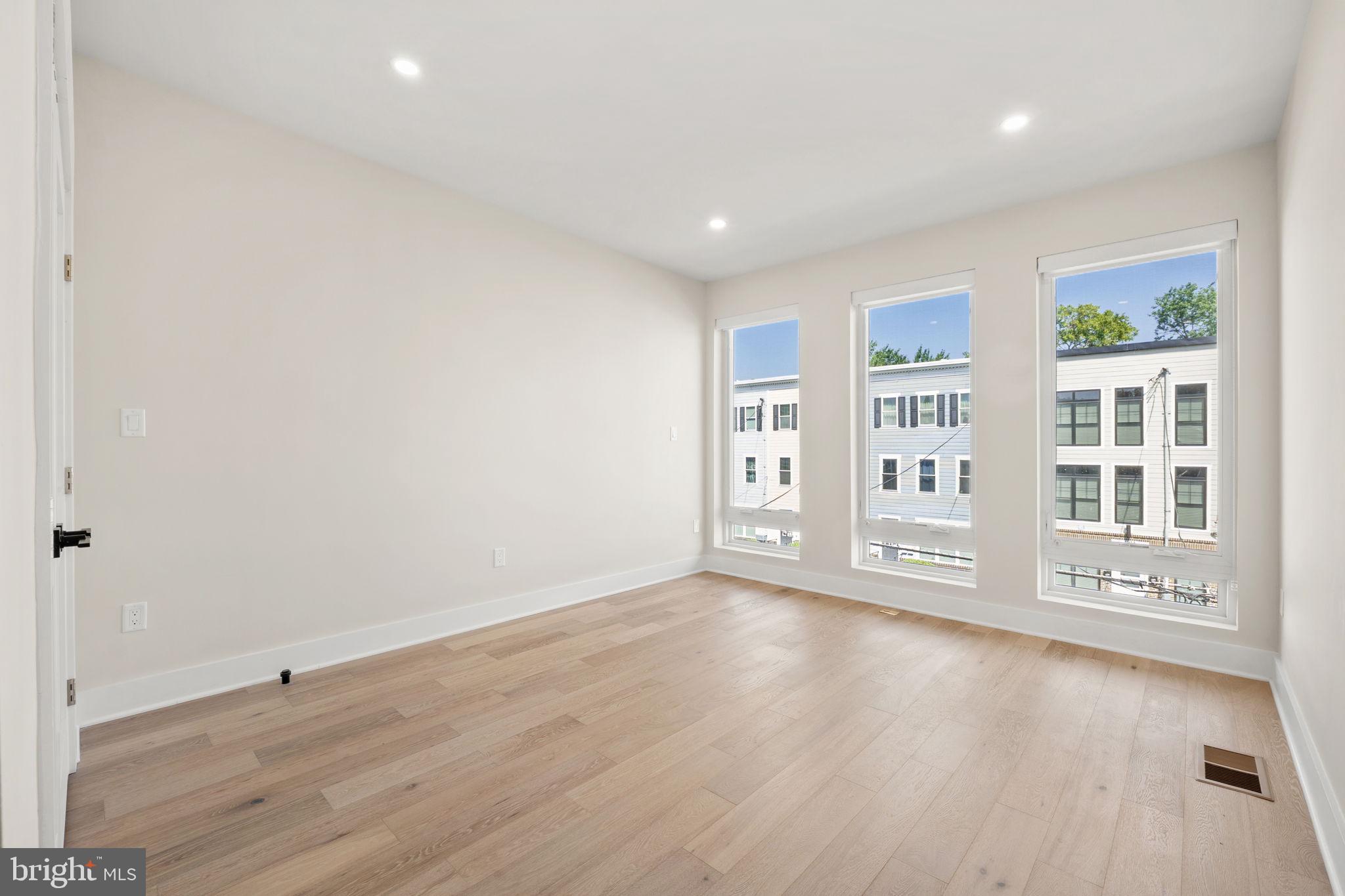 Washington, District of Columbia, 20002, United States, 3 Bedrooms Bedrooms, ,3 BathroomsBathrooms,Residential,For Sale,1928726
