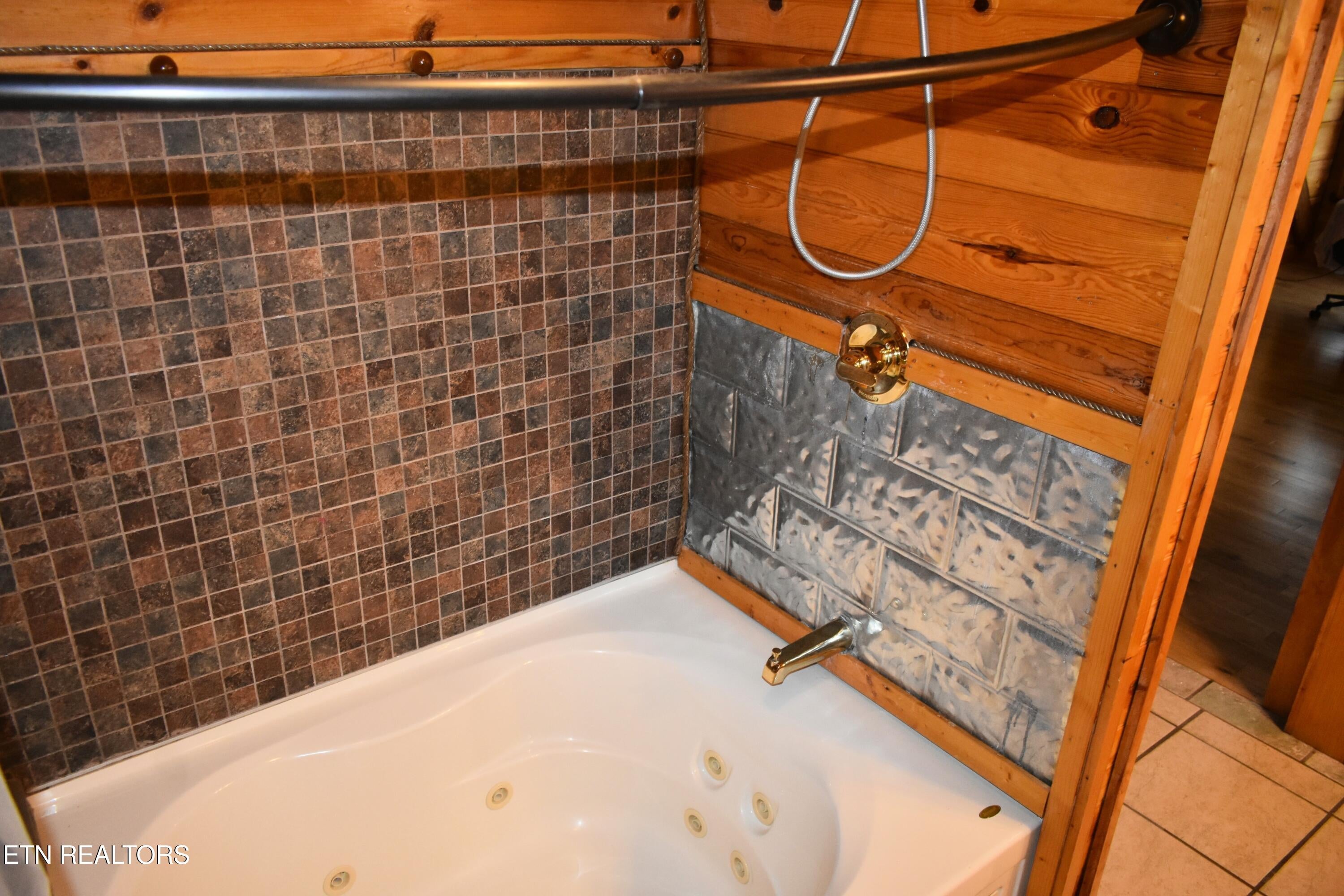 New Tazewell, Tennessee, 37825, United States, 3 Bedrooms Bedrooms, ,3 BathroomsBathrooms,Residential,For Sale,1961424