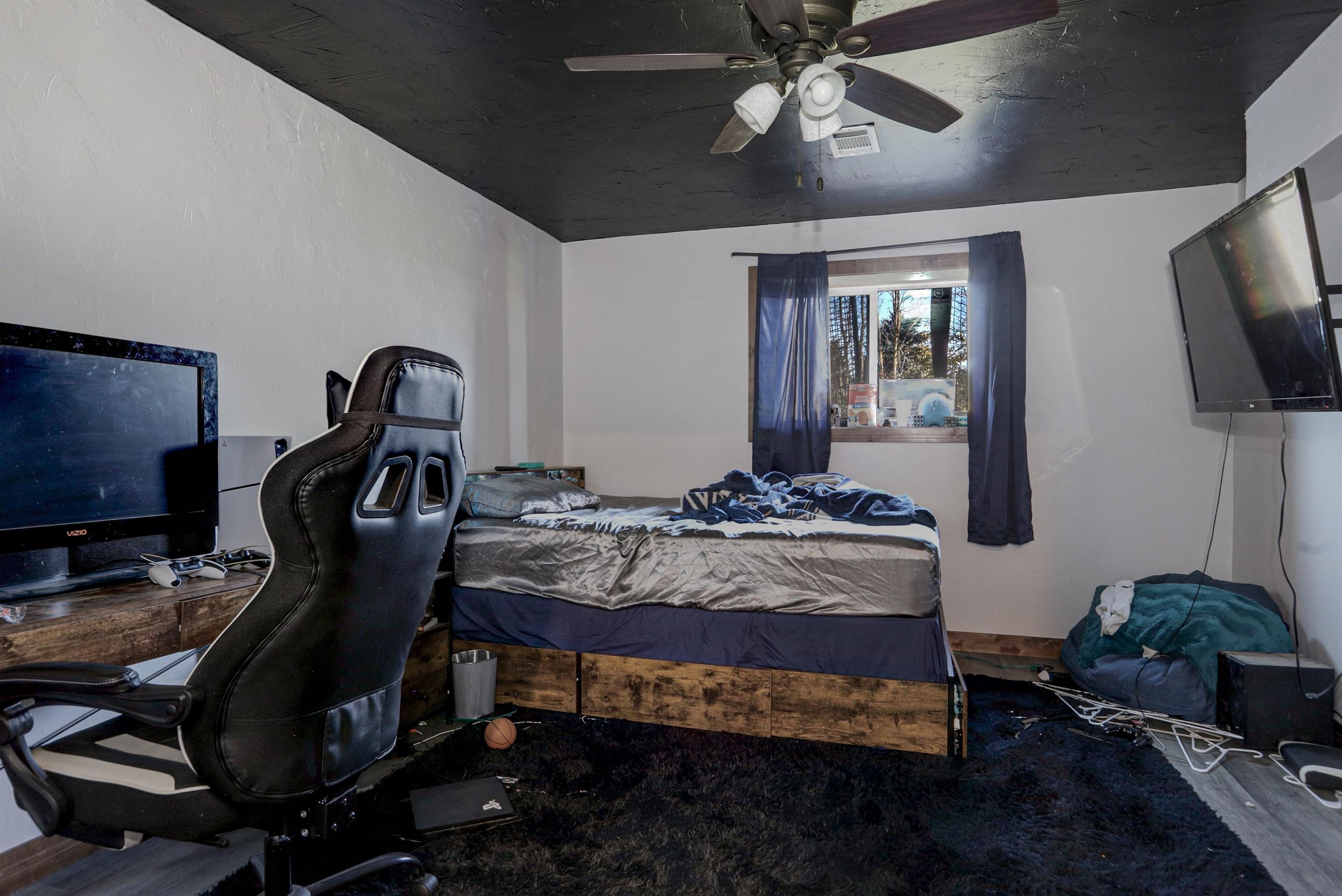 Pulaski, Wisconsin, 54162, United States, 3 Bedrooms Bedrooms, ,3 BathroomsBathrooms,Residential,For Sale,1975627