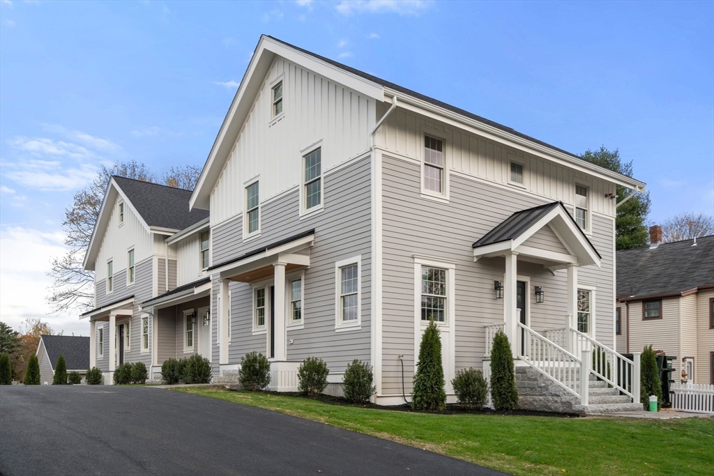 Wellesley, Massachusetts, 02482, United States, 3 Bedrooms Bedrooms, ,4 BathroomsBathrooms,Residential,For Sale,1990974