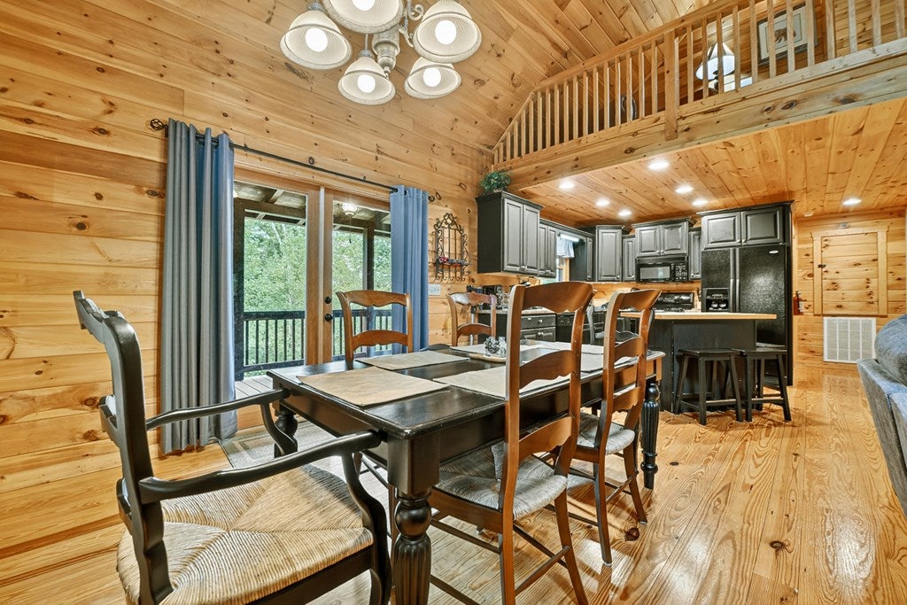 Ellijay, Georgia, 30540, United States, 3 Bedrooms Bedrooms, ,3 BathroomsBathrooms,Residential,For Sale,1916949
