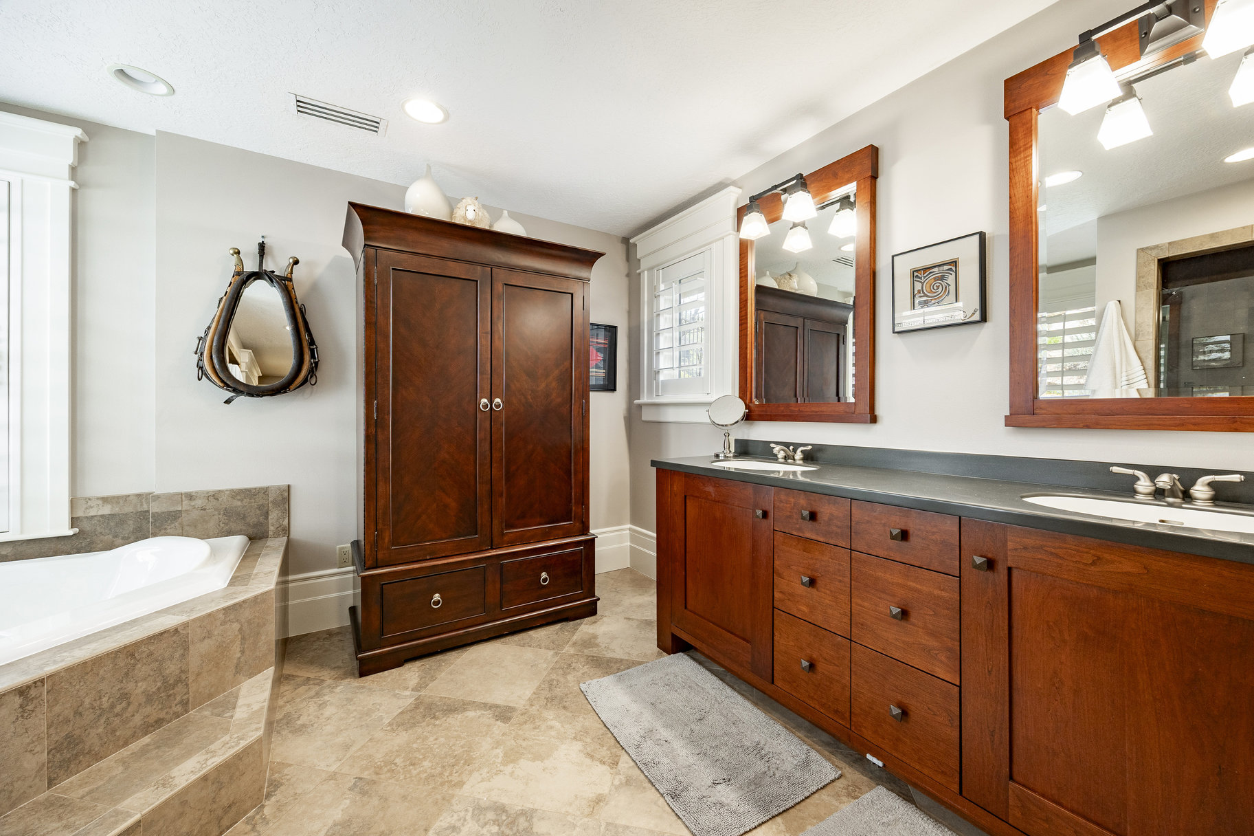  Timeless East Bench Craftsman Estate with Gated Entry, Expansive Light and Views - 物件實景