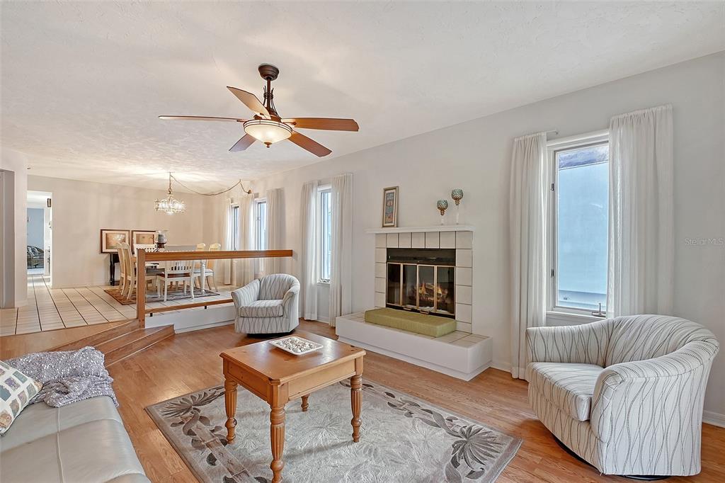 Bradenton, Florida, 34210, United States, 2 Bedrooms Bedrooms, ,3 BathroomsBathrooms,Residential,For Sale,1793424