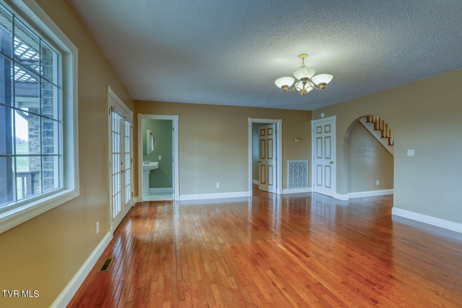 Rogersville, Tennessee, 37857, United States, 4 Bedrooms Bedrooms, ,4 BathroomsBathrooms,Residential,For Sale,1977931