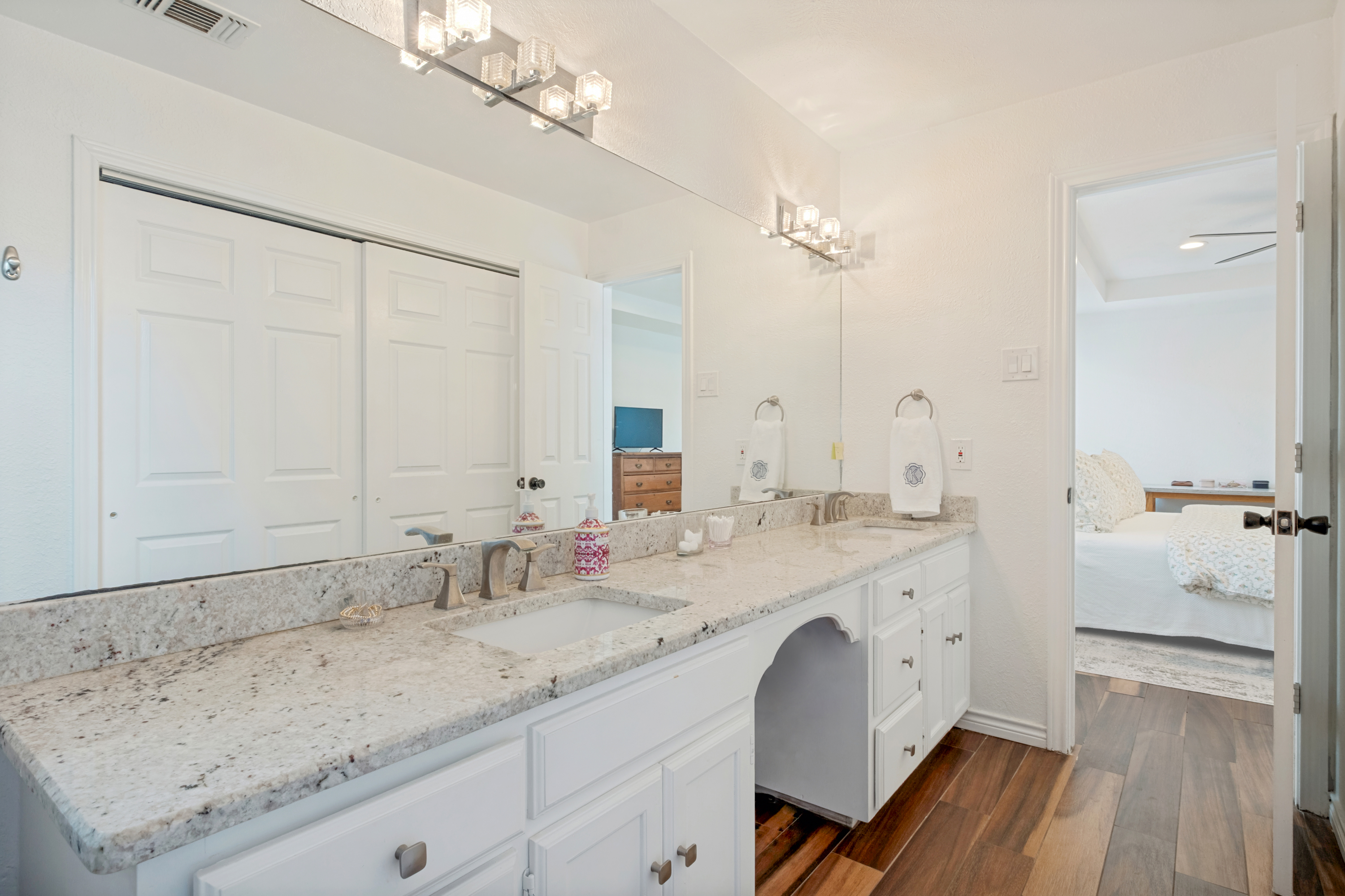  Thoughtfully Remodeled East Dallas Retreat with Timeless Style - 物件實景