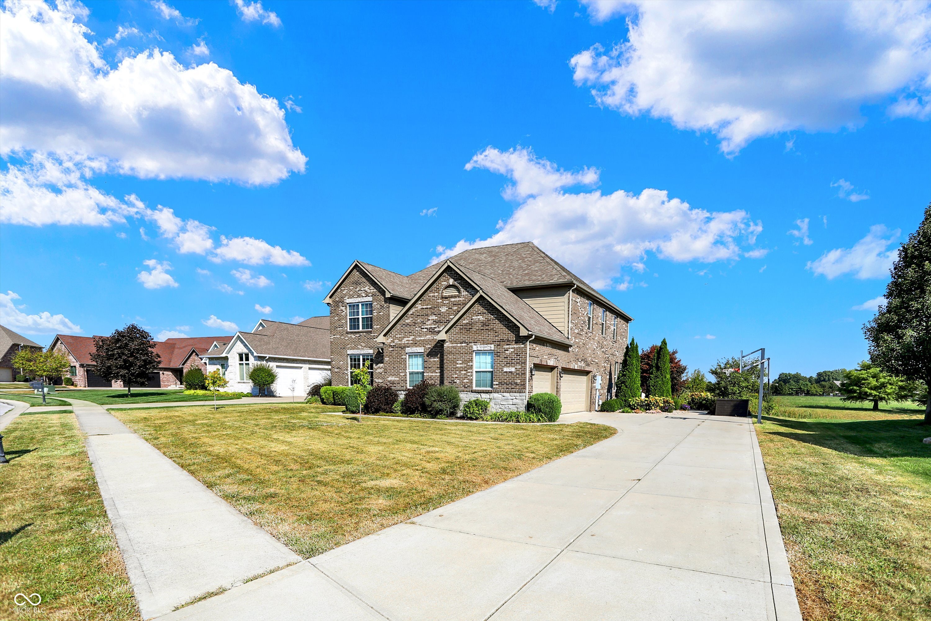 Bargersville, Indiana, 46106, United States, 5 Bedrooms Bedrooms, ,4 BathroomsBathrooms,Residential,For Sale,1975044