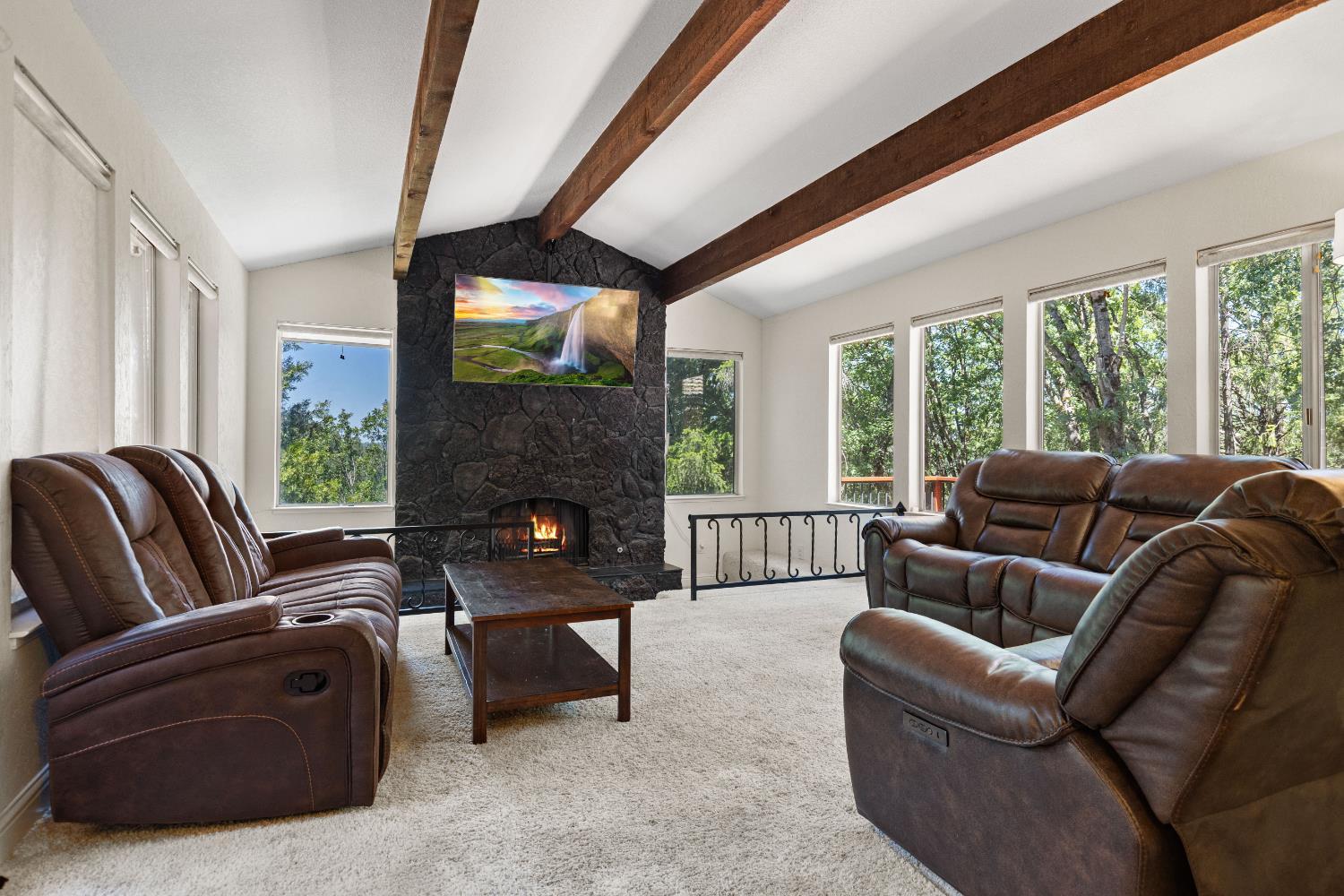 Colfax, California, 95713, United States, 4 Bedrooms Bedrooms, ,3 BathroomsBathrooms,Residential,For Sale,1927912