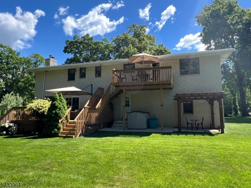 Montville Twp., New Jersey, 07082-1432, United States, 5 Bedrooms Bedrooms, ,3 BathroomsBathrooms,Residential,For Sale,2048009