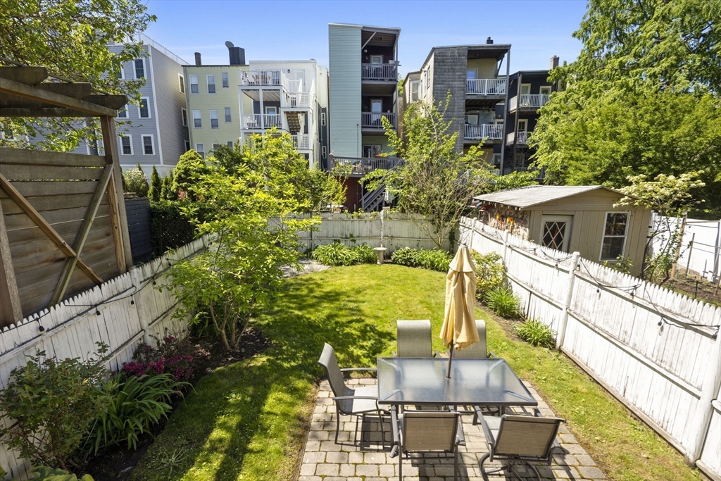 Boston, Massachusetts, 02128, United States, 2 Bedrooms Bedrooms, ,2 BathroomsBathrooms,Residential,For Sale,2048108