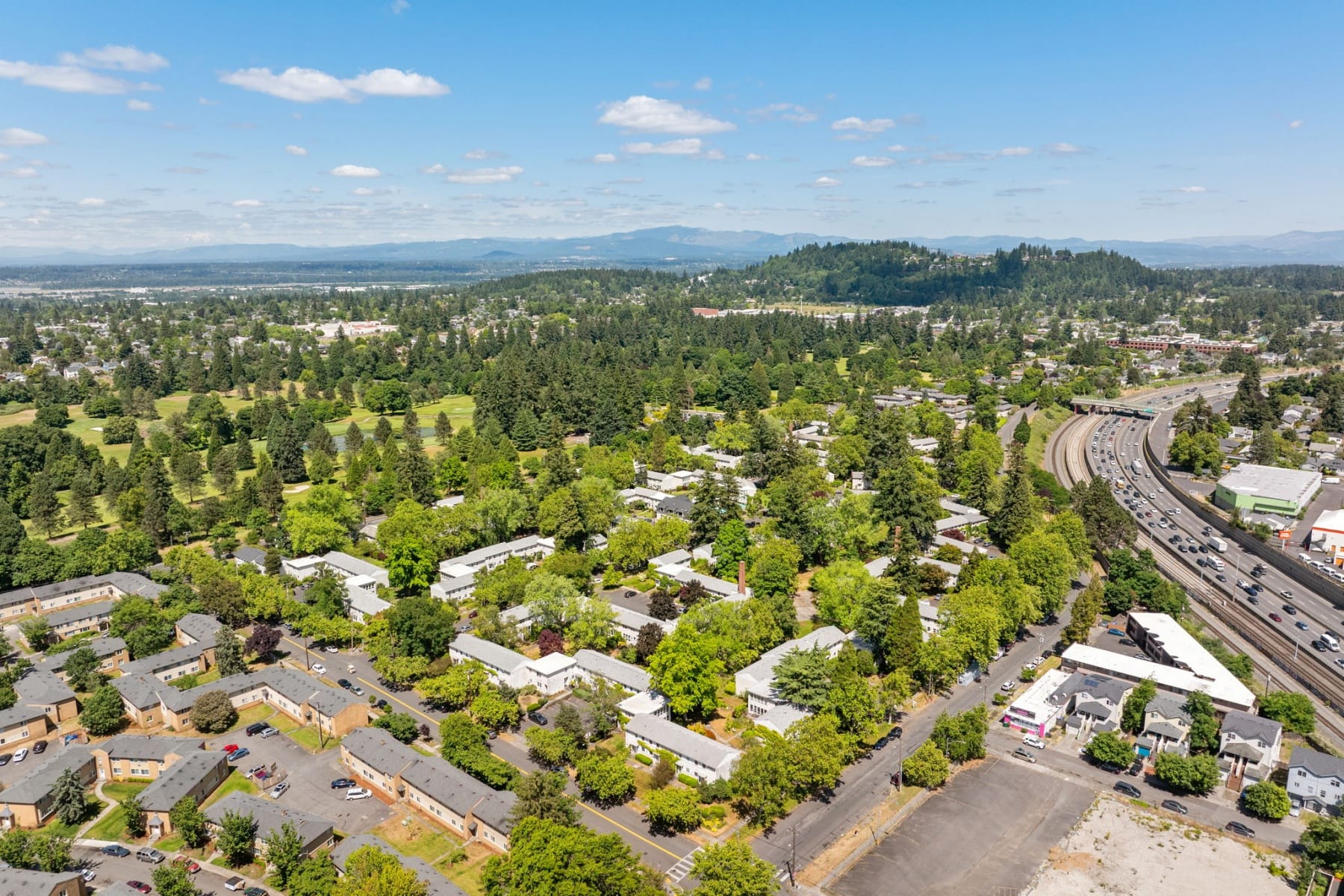  6811 NE BROADWAY Portland, OR 97213 - 物件實景