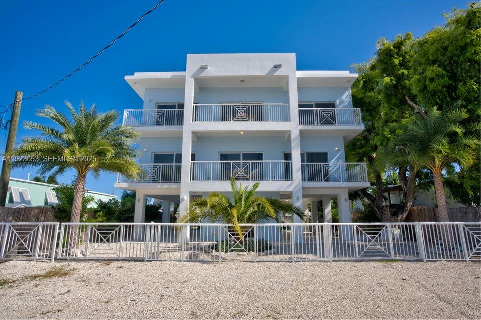 Key Largo, Florida, 33037, United States, 5 Bedrooms Bedrooms, ,3 BathroomsBathrooms,Residential,For Sale,2002061