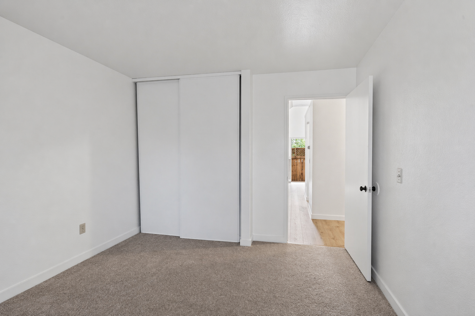  230 Courtyards E - 物件實景