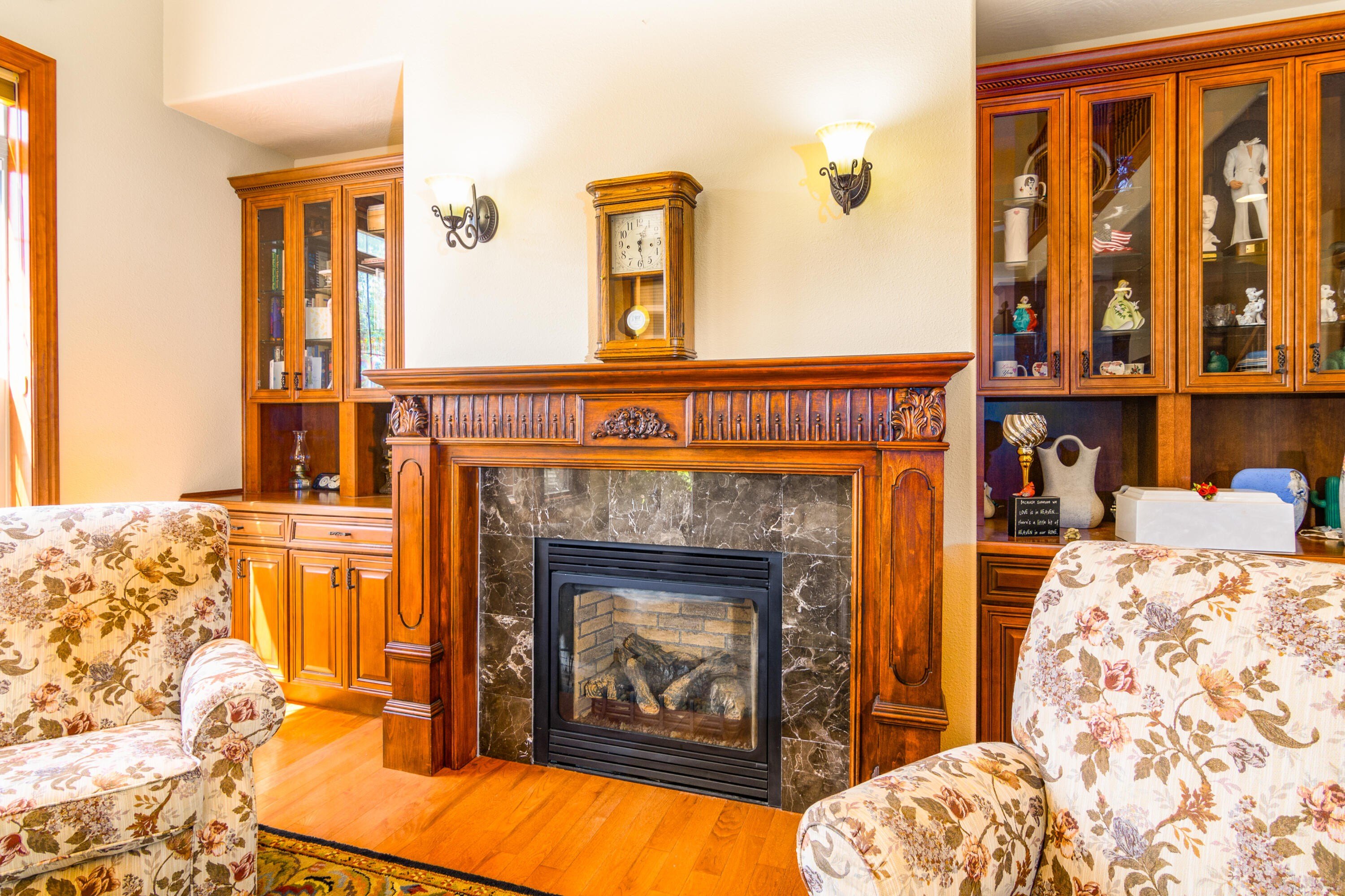 Walnut Shade, Missouri, 65771, United States, 6 Bedrooms Bedrooms, ,5 BathroomsBathrooms,Residential,For Sale,1975828